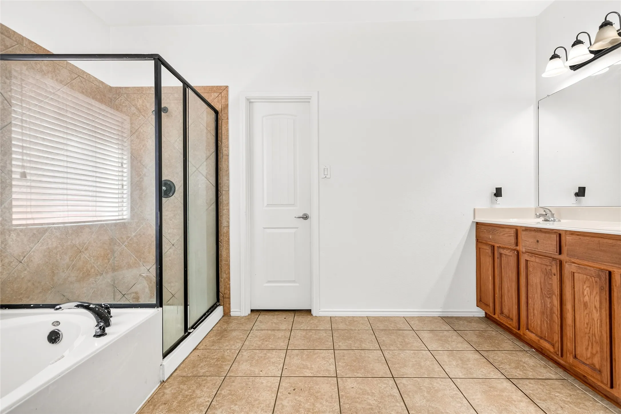 Single Family Residence For Sale in Collin County , 3712 Wolf Creek Lane, Melissa, Texas 75454, 4 Bedroom, 3 Bathroom, 2 Garage spaces, 2,303 Sqft, built in 2007, mls#21356584, Real Estate Agent in Melissa, Homes For Sale in Collin county, Homes For Sale in Melissa, Realtor in Melissa Texas, Real Estate Brokerage Independent Realty Texas, Luminita Cordes Realtor