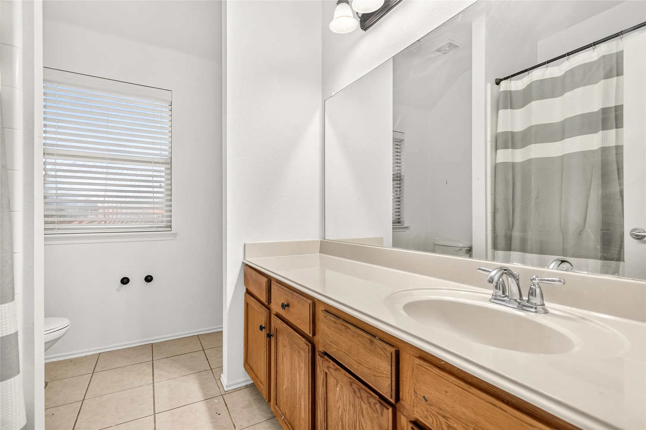 Single Family Residence For Sale in Collin County , 3712 Wolf Creek Lane, Melissa, Texas 75454, 4 Bedroom, 3 Bathroom, 2 Garage spaces, 2,303 Sqft, built in 2007, mls#21356584, Real Estate Agent in Melissa, Homes For Sale in Collin county, Homes For Sale in Melissa, Realtor in Melissa Texas, Real Estate Brokerage Independent Realty Texas, Luminita Cordes Realtor