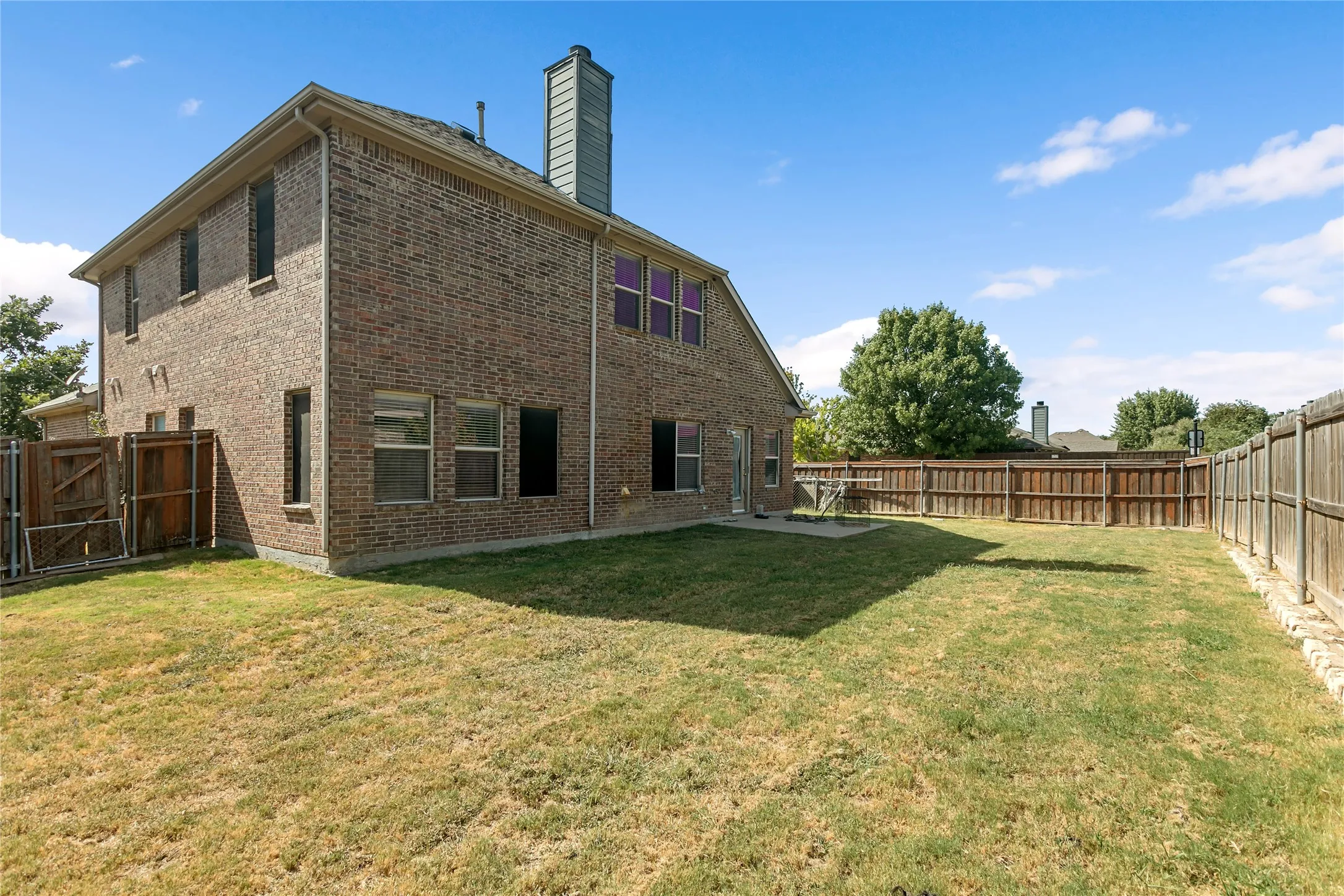Single Family Residence For Sale in Collin County , 3712 Wolf Creek Lane, Melissa, Texas 75454, 4 Bedroom, 3 Bathroom, 2 Garage spaces, 2,303 Sqft, built in 2007, mls#21356584, Real Estate Agent in Melissa, Homes For Sale in Collin county, Homes For Sale in Melissa, Realtor in Melissa Texas, Real Estate Brokerage Independent Realty Texas, Luminita Cordes Realtor