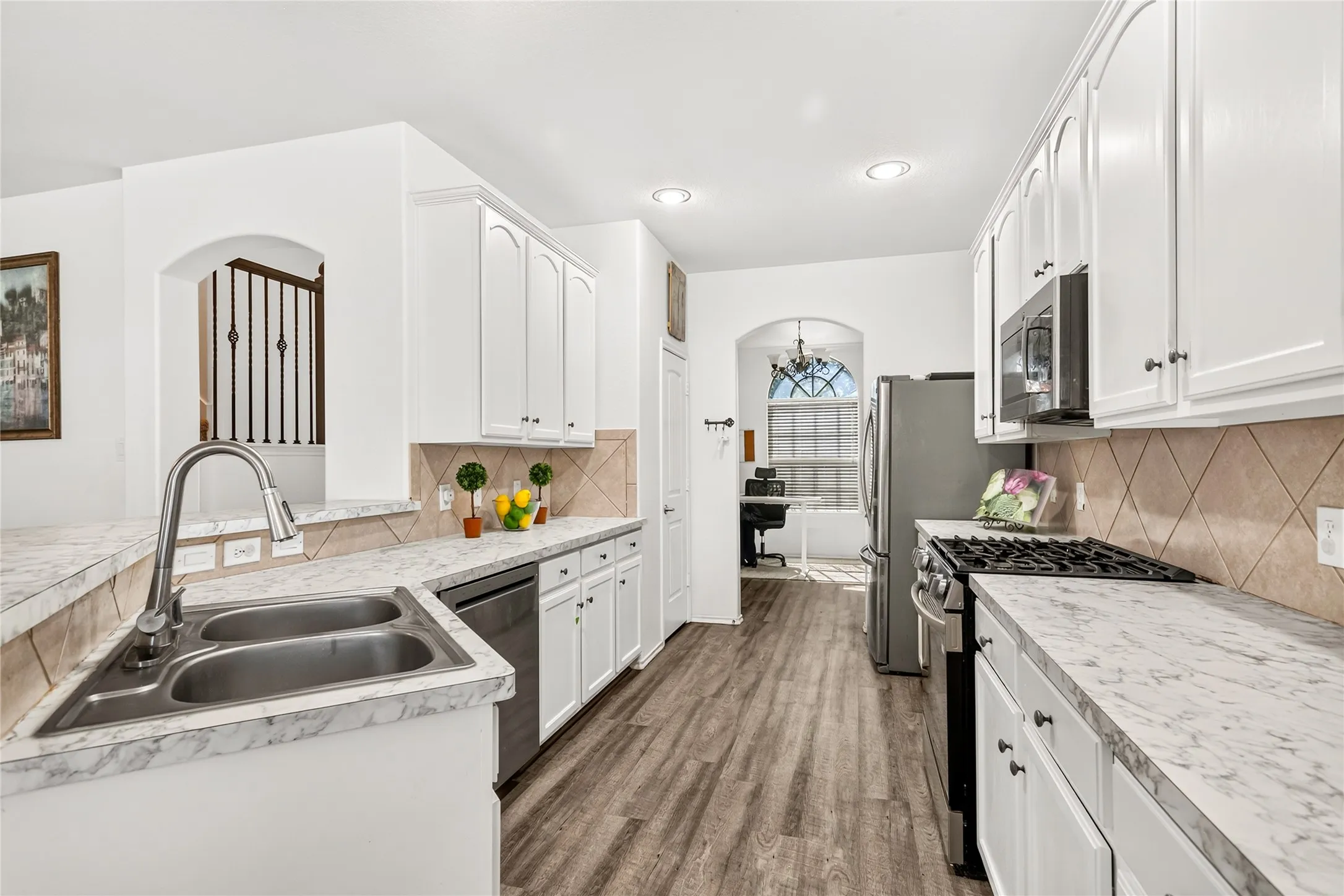 Single Family Residence For Sale in Collin County , 3712 Wolf Creek Lane, Melissa, Texas 75454, 4 Bedroom, 3 Bathroom, 2 Garage spaces, 2,303 Sqft, built in 2007, mls#21356584, Real Estate Agent in Melissa, Homes For Sale in Collin county, Homes For Sale in Melissa, Realtor in Melissa Texas, Real Estate Brokerage Independent Realty Texas, Luminita Cordes Realtor