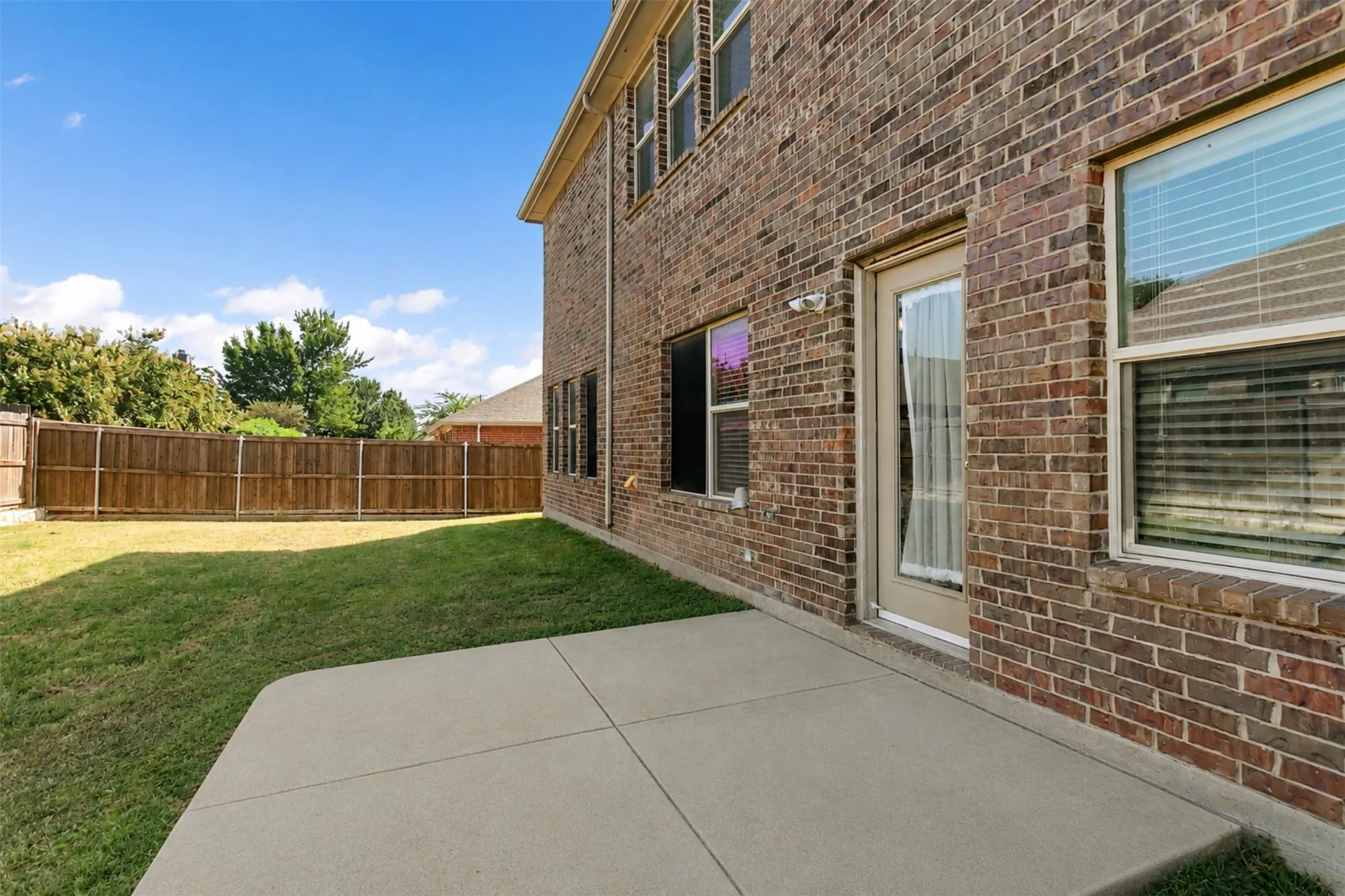 Single Family Residence For Sale in Collin County , 3712 Wolf Creek Lane, Melissa, Texas 75454, 4 Bedroom, 3 Bathroom, 2 Garage spaces, 2,303 Sqft, built in 2007, mls#21356584, Real Estate Agent in Melissa, Homes For Sale in Collin county, Homes For Sale in Melissa, Realtor in Melissa Texas, Real Estate Brokerage Independent Realty Texas, Luminita Cordes Realtor
