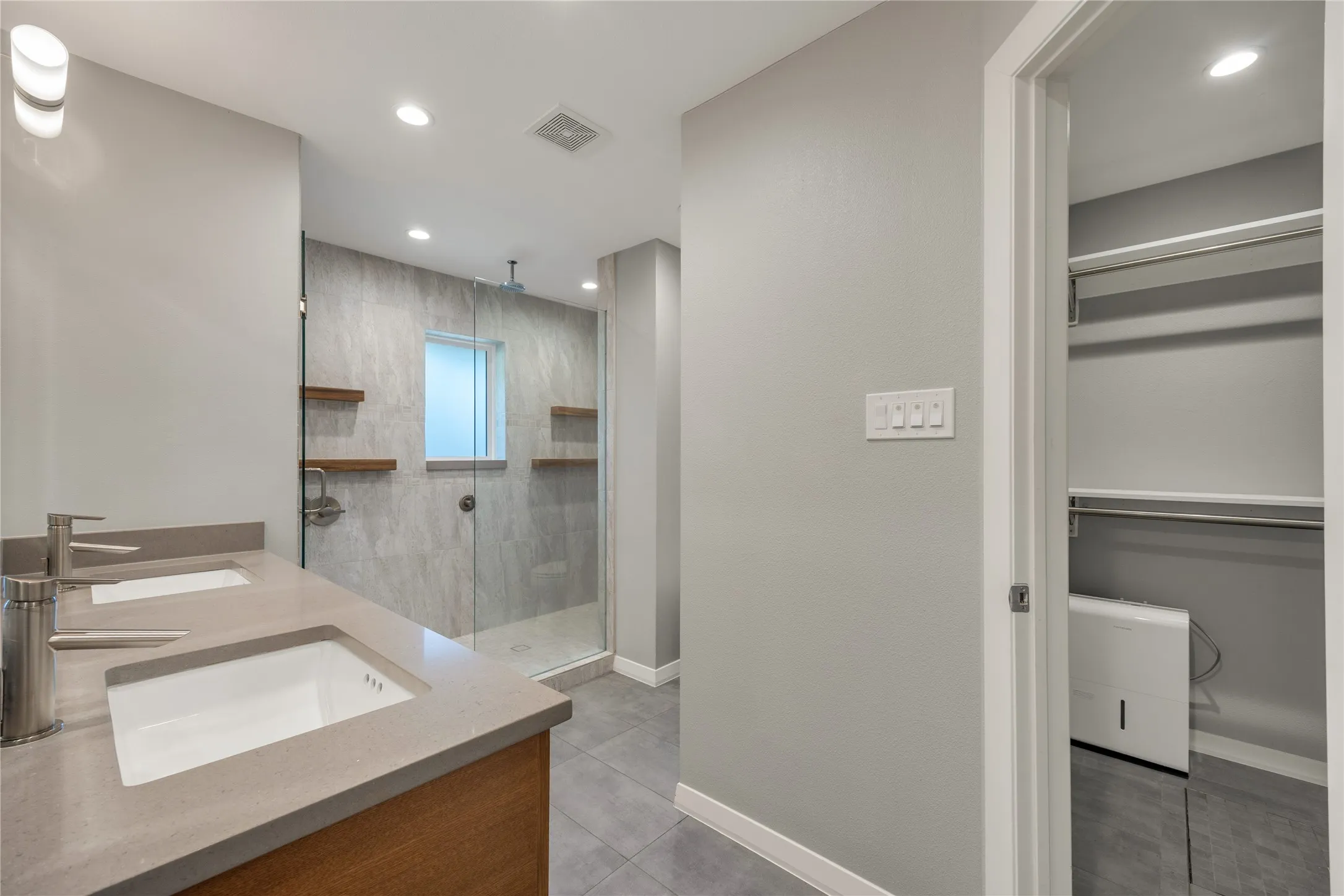 Single Family Residence For Sale in Dallas County , 9322 Hunters Creek Drive, Dallas, Texas 75243, 3 Bedroom, 2 Bathroom, 2 Garage spaces, 1,983 Sqft, built in 1971, mls#21352547, Real Estate Agent in Dallas, Homes For Sale in Dallas county, Homes For Sale in Dallas, Realtor in Dallas Texas, Real Estate Brokerage Independent Realty Texas, Luminita Cordes Realtor