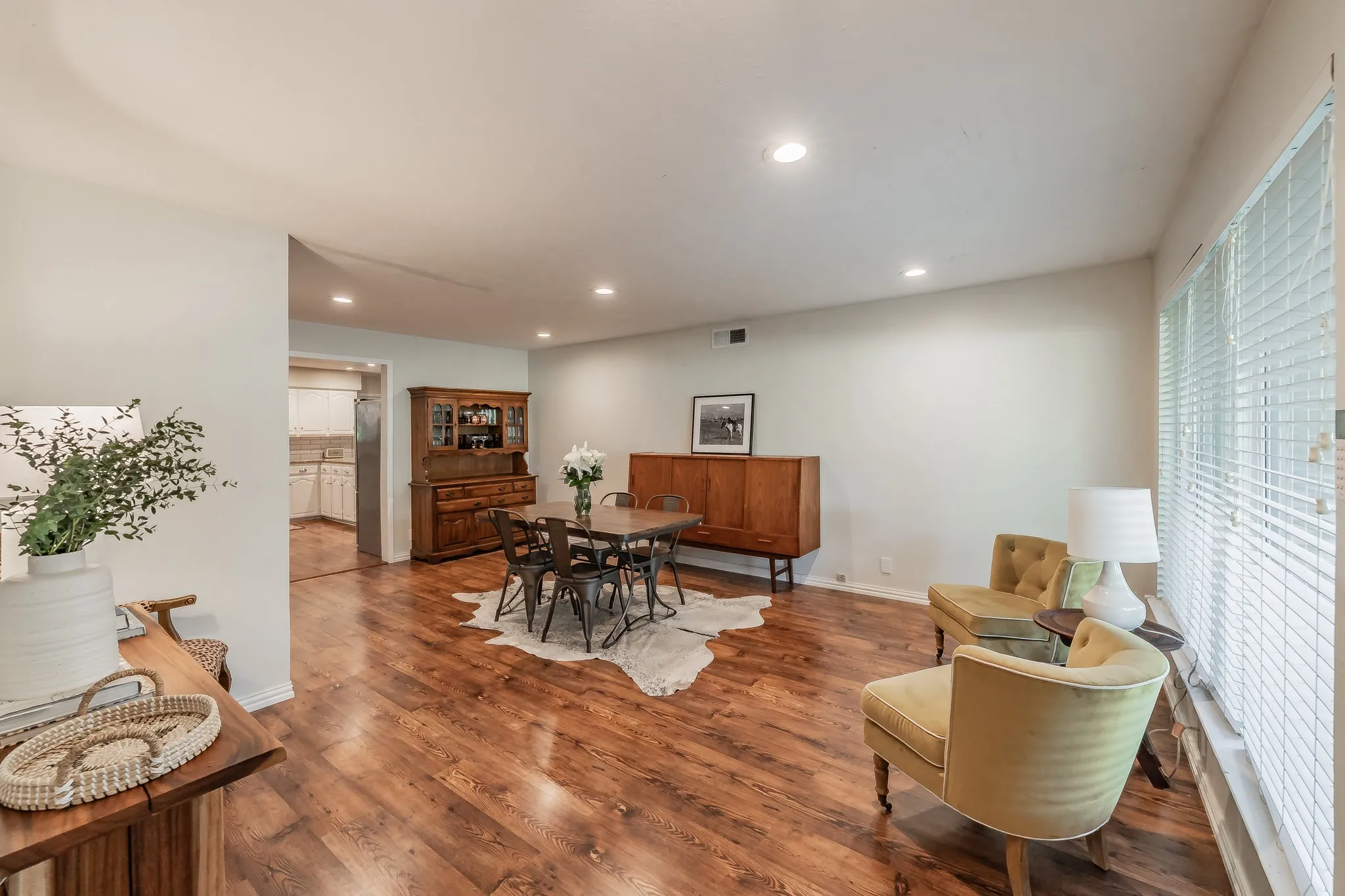 Single Family Residence For Rent in Dallas County , 1714 Kiltartan Drive, Dallas, Texas 75228, 3 Bedroom, 2 Bathroom, 2 Garage spaces, 1,776 Sqft, built in 1957, mls#21357603, Real Estate Agent in Dallas, Homes For Rent in Dallas county, Homes For Rent in Dallas, Realtor in Dallas Texas, Real Estate Brokerage Independent Realty Texas, Luminita Cordes Realtor