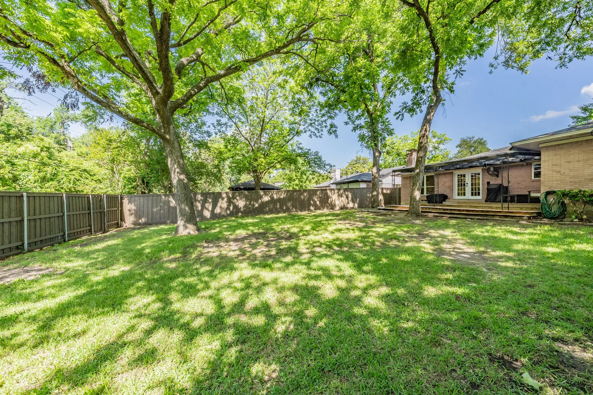 Single Family Residence For Rent in Dallas County , 1714 Kiltartan Drive, Dallas, Texas 75228, 3 Bedroom, 2 Bathroom, 2 Garage spaces, 1,776 Sqft, built in 1957, mls#21357603, Real Estate Agent in Dallas, Homes For Rent in Dallas county, Homes For Rent in Dallas, Realtor in Dallas Texas, Real Estate Brokerage Independent Realty Texas, Luminita Cordes Realtor