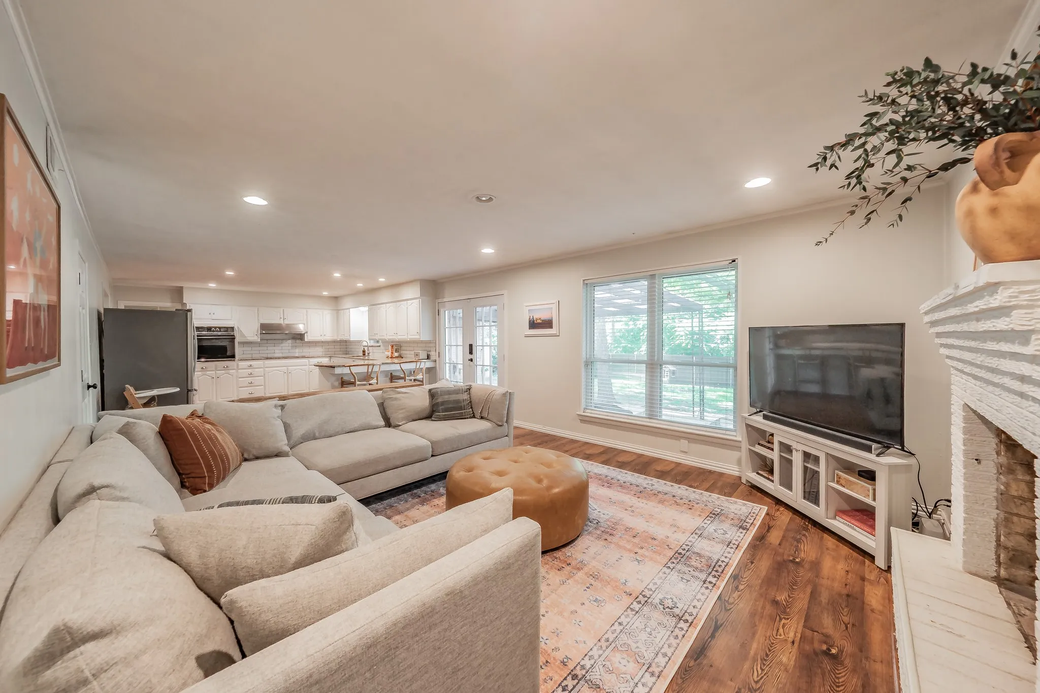 Single Family Residence For Rent in Dallas County , 1714 Kiltartan Drive, Dallas, Texas 75228, 3 Bedroom, 2 Bathroom, 2 Garage spaces, 1,776 Sqft, built in 1957, mls#21357603, Real Estate Agent in Dallas, Homes For Rent in Dallas county, Homes For Rent in Dallas, Realtor in Dallas Texas, Real Estate Brokerage Independent Realty Texas, Luminita Cordes Realtor