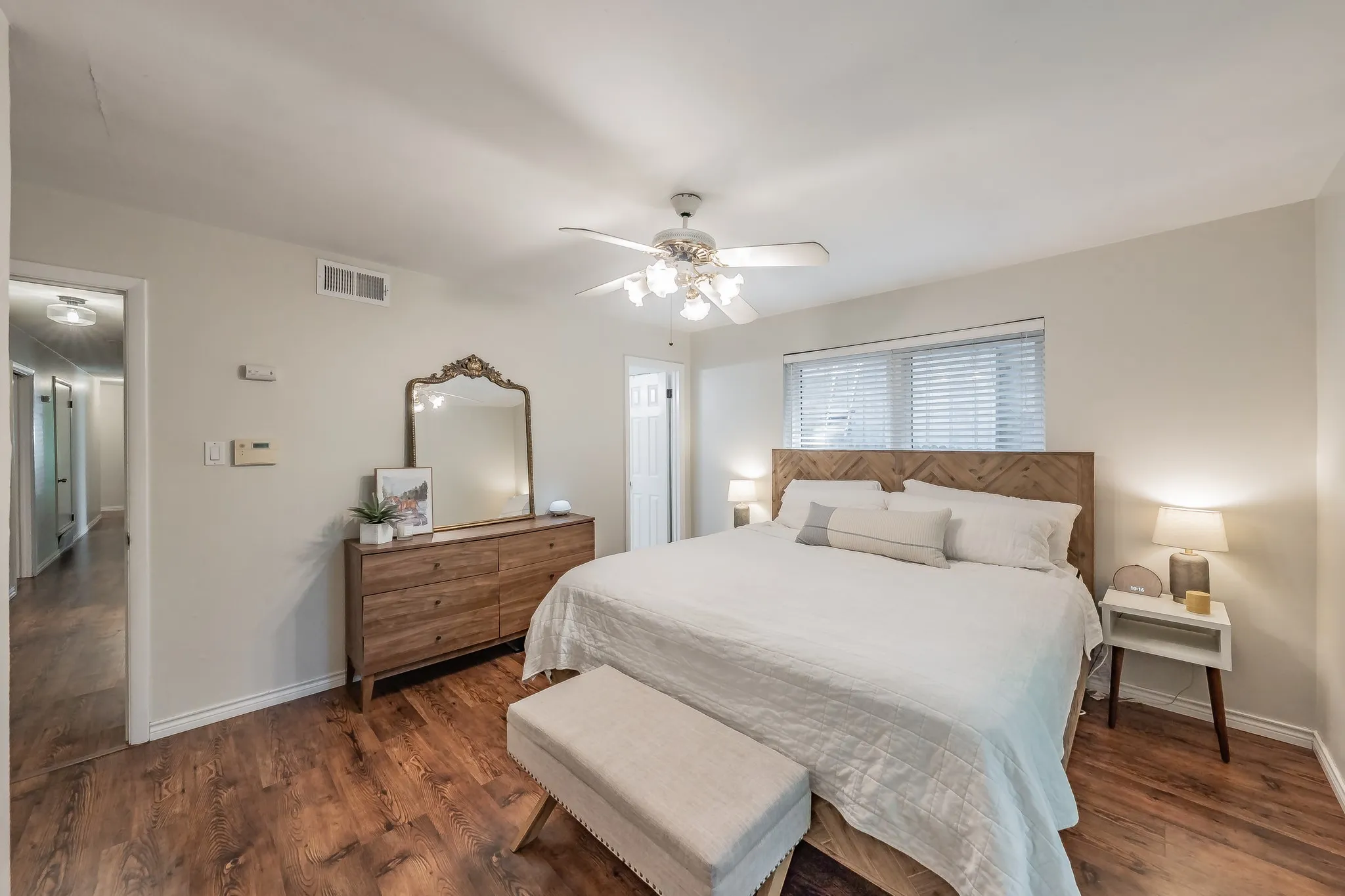 Single Family Residence For Rent in Dallas County , 1714 Kiltartan Drive, Dallas, Texas 75228, 3 Bedroom, 2 Bathroom, 2 Garage spaces, 1,776 Sqft, built in 1957, mls#21357603, Real Estate Agent in Dallas, Homes For Rent in Dallas county, Homes For Rent in Dallas, Realtor in Dallas Texas, Real Estate Brokerage Independent Realty Texas, Luminita Cordes Realtor