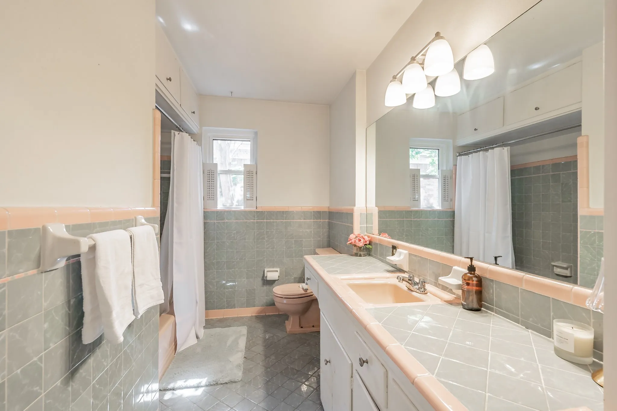 Single Family Residence For Rent in Dallas County , 1714 Kiltartan Drive, Dallas, Texas 75228, 3 Bedroom, 2 Bathroom, 2 Garage spaces, 1,776 Sqft, built in 1957, mls#21357603, Real Estate Agent in Dallas, Homes For Rent in Dallas county, Homes For Rent in Dallas, Realtor in Dallas Texas, Real Estate Brokerage Independent Realty Texas, Luminita Cordes Realtor