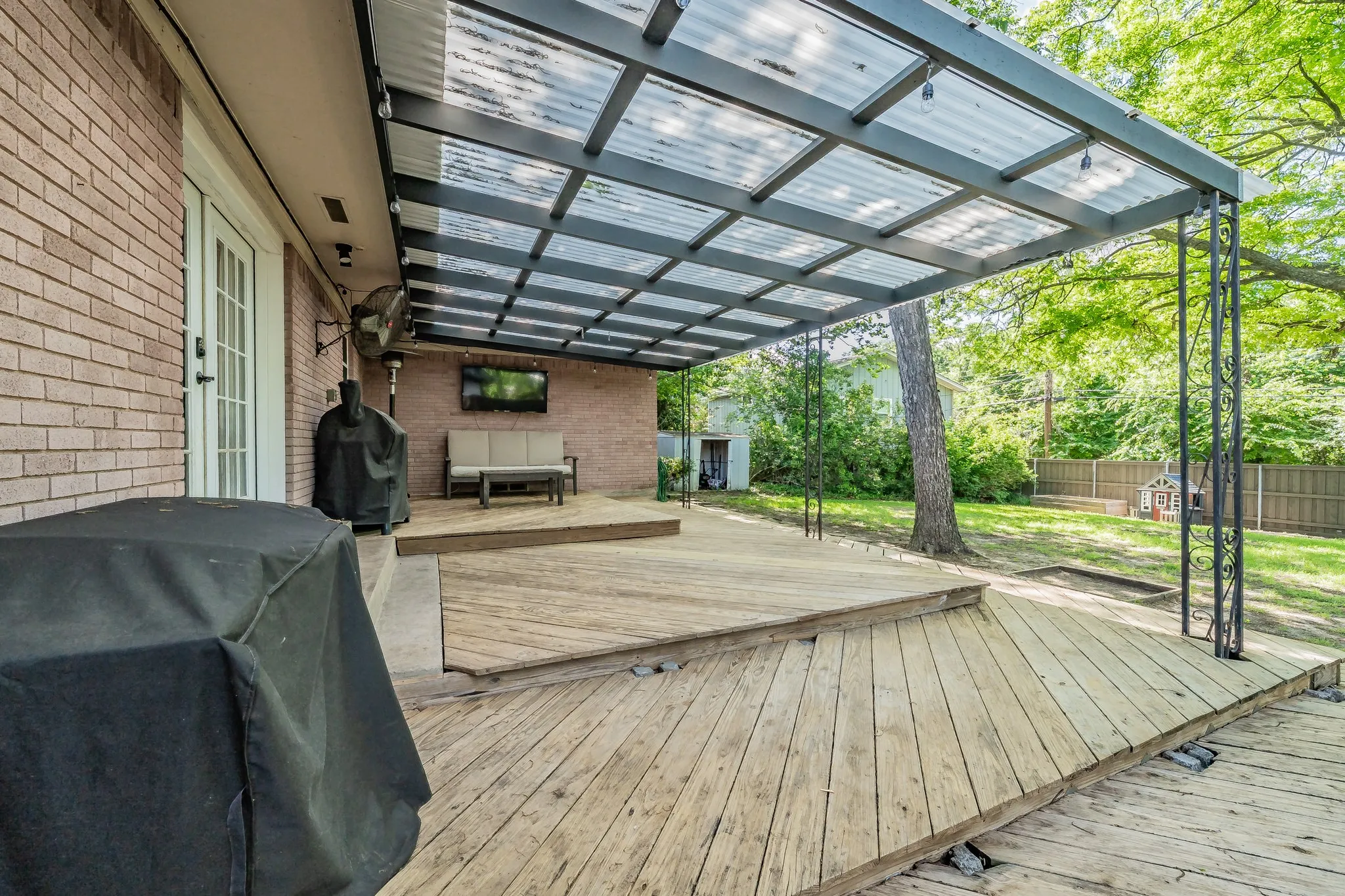 Single Family Residence For Rent in Dallas County , 1714 Kiltartan Drive, Dallas, Texas 75228, 3 Bedroom, 2 Bathroom, 2 Garage spaces, 1,776 Sqft, built in 1957, mls#21357603, Real Estate Agent in Dallas, Homes For Rent in Dallas county, Homes For Rent in Dallas, Realtor in Dallas Texas, Real Estate Brokerage Independent Realty Texas, Luminita Cordes Realtor