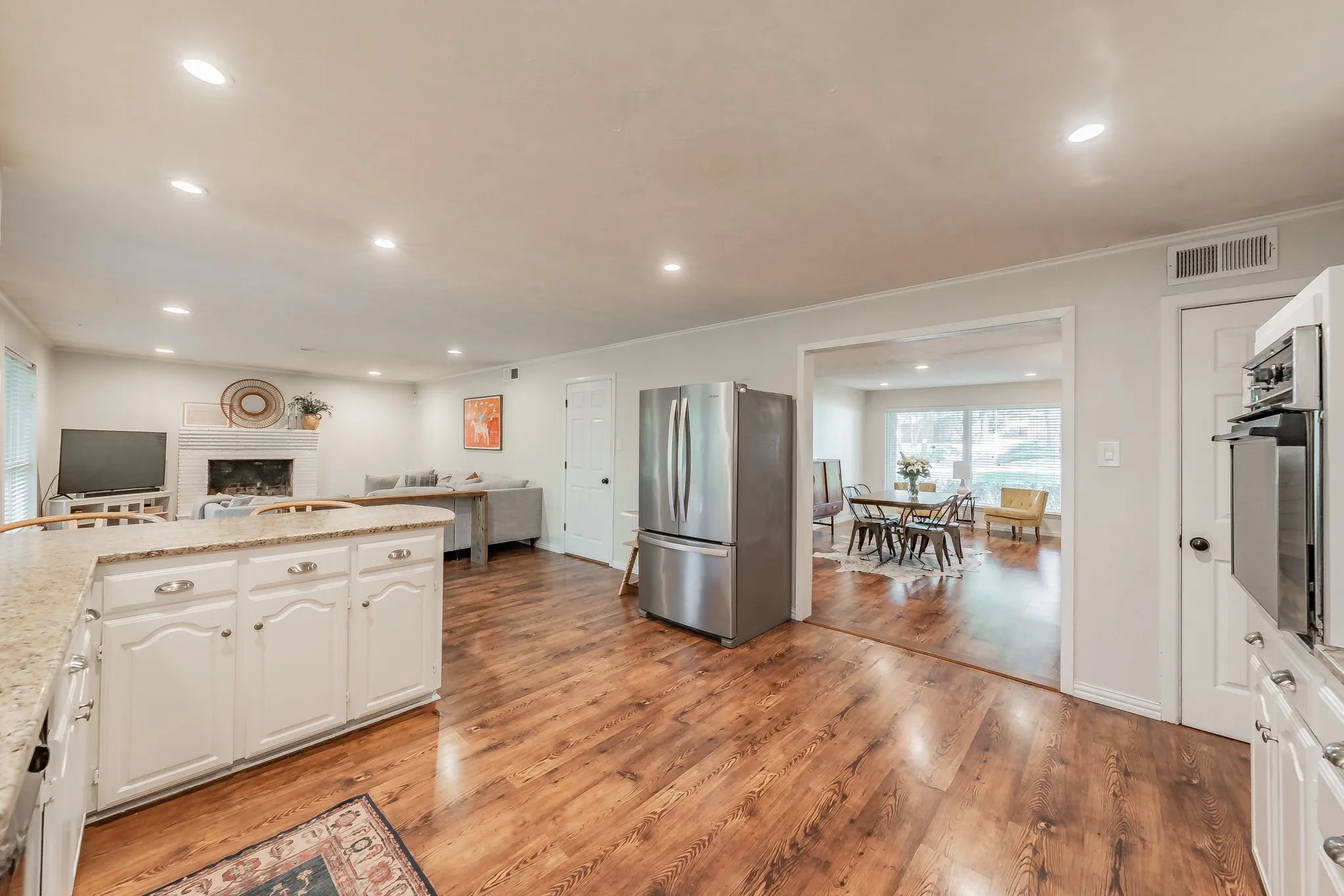 Single Family Residence For Rent in Dallas County , 1714 Kiltartan Drive, Dallas, Texas 75228, 3 Bedroom, 2 Bathroom, 2 Garage spaces, 1,776 Sqft, built in 1957, mls#21357603, Real Estate Agent in Dallas, Homes For Rent in Dallas county, Homes For Rent in Dallas, Realtor in Dallas Texas, Real Estate Brokerage Independent Realty Texas, Luminita Cordes Realtor