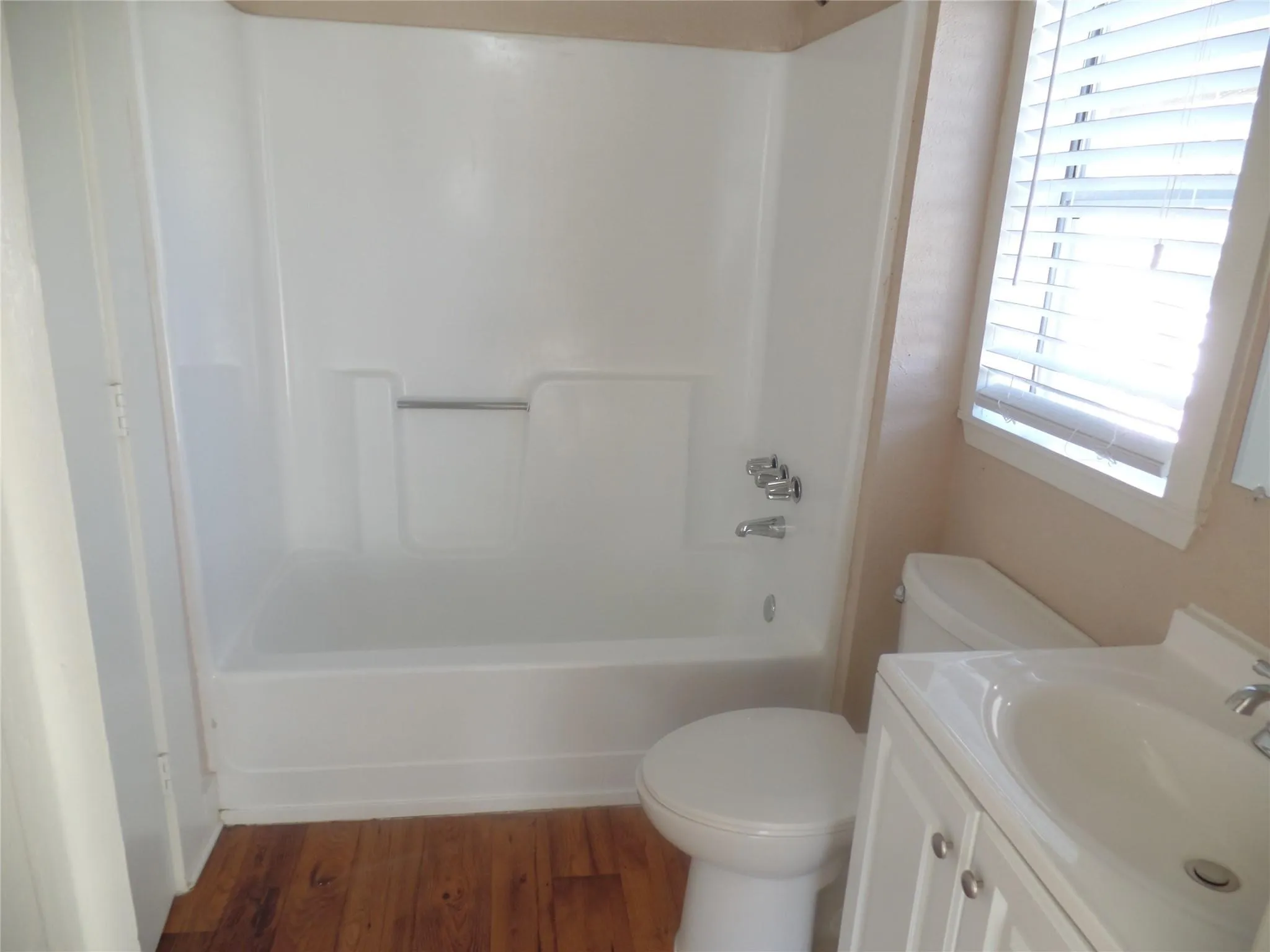Single Family Residence For Rent in Collin County , 1608 Byrne Street, Mc Kinney, Texas 75069, 2 Bedroom, 1 Bathroom, Garage spaces, 756 Sqft, built in 1939, mls#21357731, Real Estate Agent in Mc Kinney, Homes For Rent in Collin county, Homes For Rent in Mc Kinney, Realtor in Mc Kinney Texas, Real Estate Brokerage Independent Realty Texas, Luminita Cordes Realtor