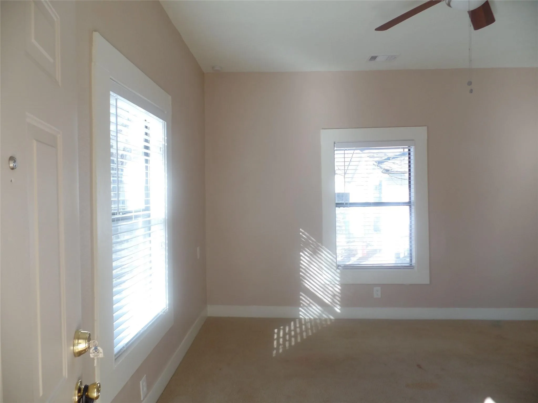 Single Family Residence For Rent in Collin County , 1608 Byrne Street, Mc Kinney, Texas 75069, 2 Bedroom, 1 Bathroom, Garage spaces, 756 Sqft, built in 1939, mls#21357731, Real Estate Agent in Mc Kinney, Homes For Rent in Collin county, Homes For Rent in Mc Kinney, Realtor in Mc Kinney Texas, Real Estate Brokerage Independent Realty Texas, Luminita Cordes Realtor
