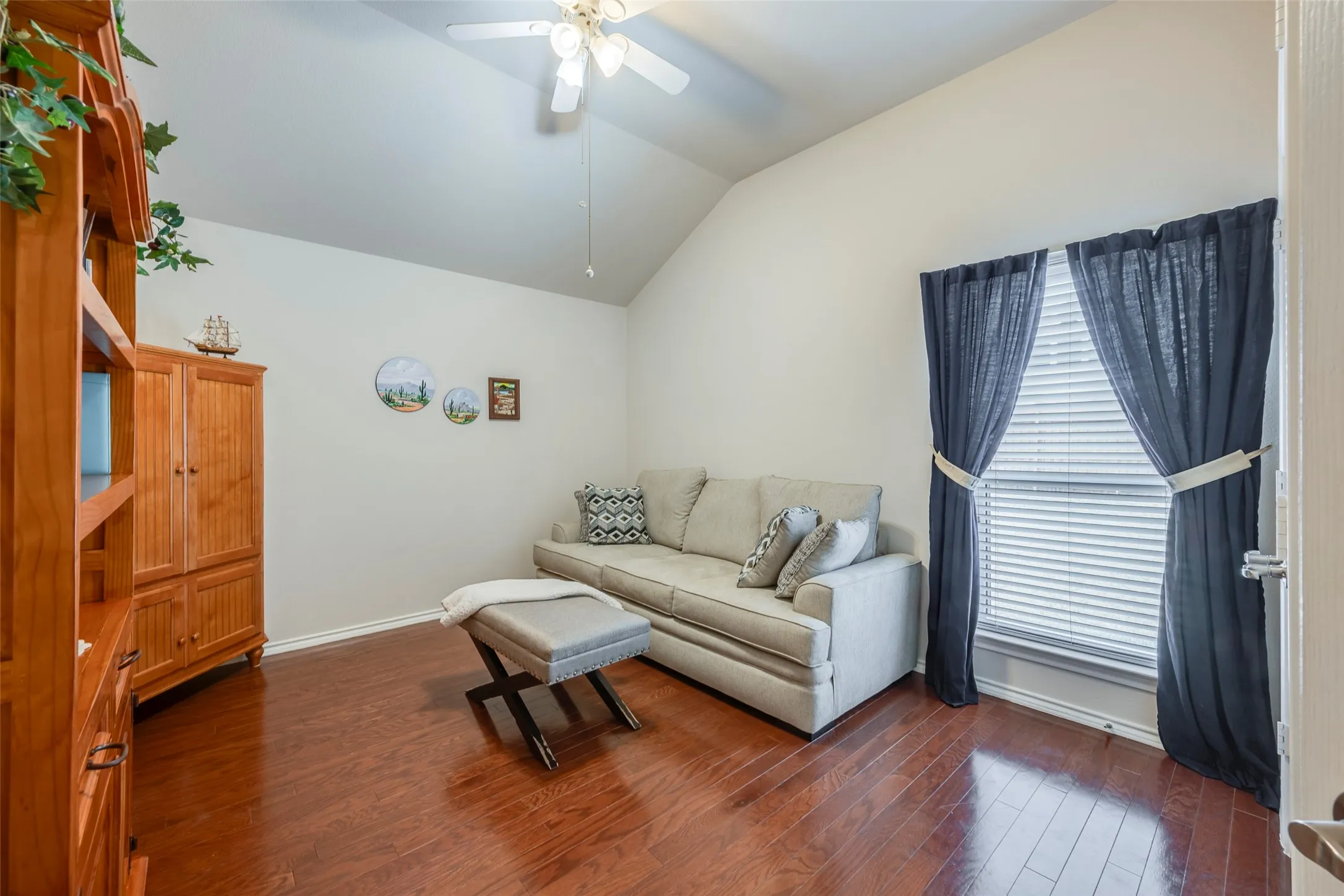 Single Family Residence For Sale in Tarrant County , 5804 Silver Sage Lane, Grand Prairie, Texas 75052, 4 Bedroom, 2 Bathroom, 3 Garage spaces, 2,342 Sqft, built in 2003, mls#21353313, Real Estate Agent in Grand Prairie, Homes For Sale in Tarrant county, Homes For Sale in Grand Prairie, Realtor in Grand Prairie Texas, Real Estate Brokerage Independent Realty Texas, Luminita Cordes Realtor
