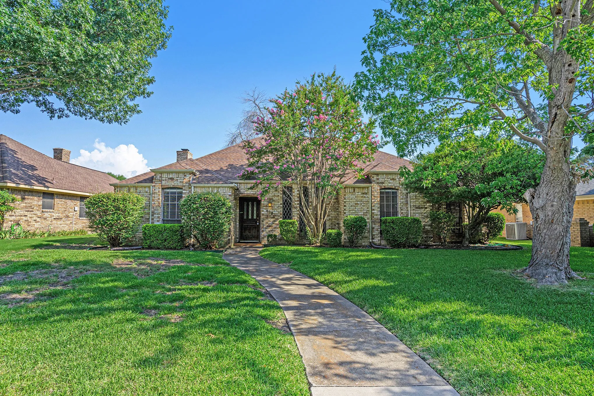 Single Family Residence For Rent in Collin County , 802 Pebblebrook Drive, Allen, Texas 75002, 3 Bedroom, 2 Bathroom, 2 Garage spaces, 1,890 Sqft, built in 1977, mls#21357749, Real Estate Agent in Allen, Homes For Rent in Collin county, Homes For Rent in Allen, Realtor in Allen Texas, Real Estate Brokerage Independent Realty Texas, Luminita Cordes Realtor