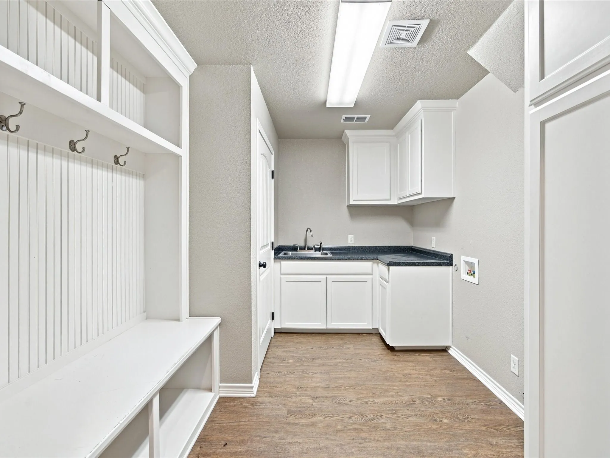 Single Family Residence For Sale in Wise County , 2288 N Fm 51, Decatur, Texas 76234, 4 Bedroom, 4 Bathroom, 2 Garage spaces, 3,842 Sqft, built in 2015, mls#21354949, Real Estate Agent in Decatur, Homes For Sale in Wise county, Homes For Sale in Decatur, Realtor in Decatur Texas, Real Estate Brokerage Independent Realty Texas, Luminita Cordes Realtor