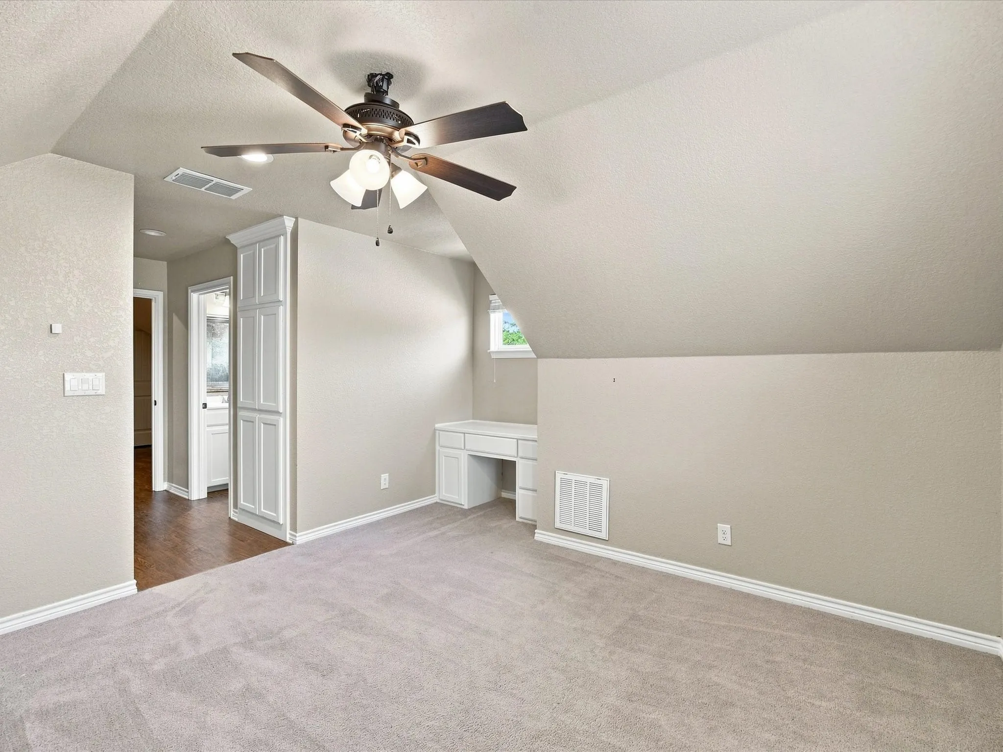 Single Family Residence For Sale in Wise County , 2288 N Fm 51, Decatur, Texas 76234, 4 Bedroom, 4 Bathroom, 2 Garage spaces, 3,842 Sqft, built in 2015, mls#21354949, Real Estate Agent in Decatur, Homes For Sale in Wise county, Homes For Sale in Decatur, Realtor in Decatur Texas, Real Estate Brokerage Independent Realty Texas, Luminita Cordes Realtor