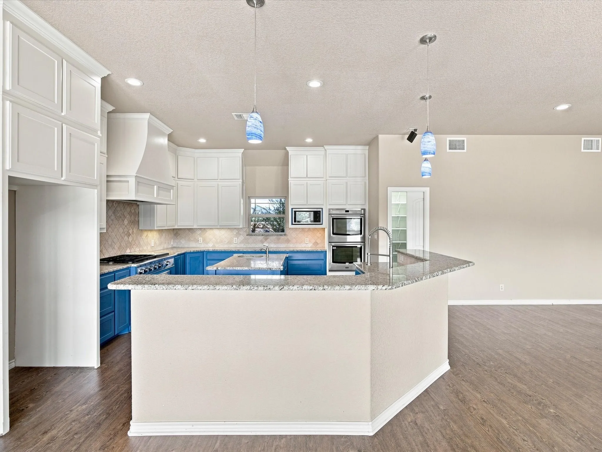 Single Family Residence For Sale in Wise County , 2288 N Fm 51, Decatur, Texas 76234, 4 Bedroom, 4 Bathroom, 2 Garage spaces, 3,842 Sqft, built in 2015, mls#21354949, Real Estate Agent in Decatur, Homes For Sale in Wise county, Homes For Sale in Decatur, Realtor in Decatur Texas, Real Estate Brokerage Independent Realty Texas, Luminita Cordes Realtor