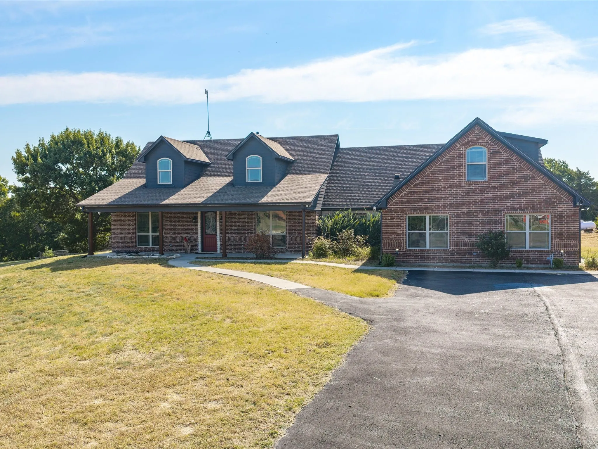 Single Family Residence For Sale in Wise County , 2288 N Fm 51, Decatur, Texas 76234, 4 Bedroom, 4 Bathroom, 2 Garage spaces, 3,842 Sqft, built in 2015, mls#21354949, Real Estate Agent in Decatur, Homes For Sale in Wise county, Homes For Sale in Decatur, Realtor in Decatur Texas, Real Estate Brokerage Independent Realty Texas, Luminita Cordes Realtor