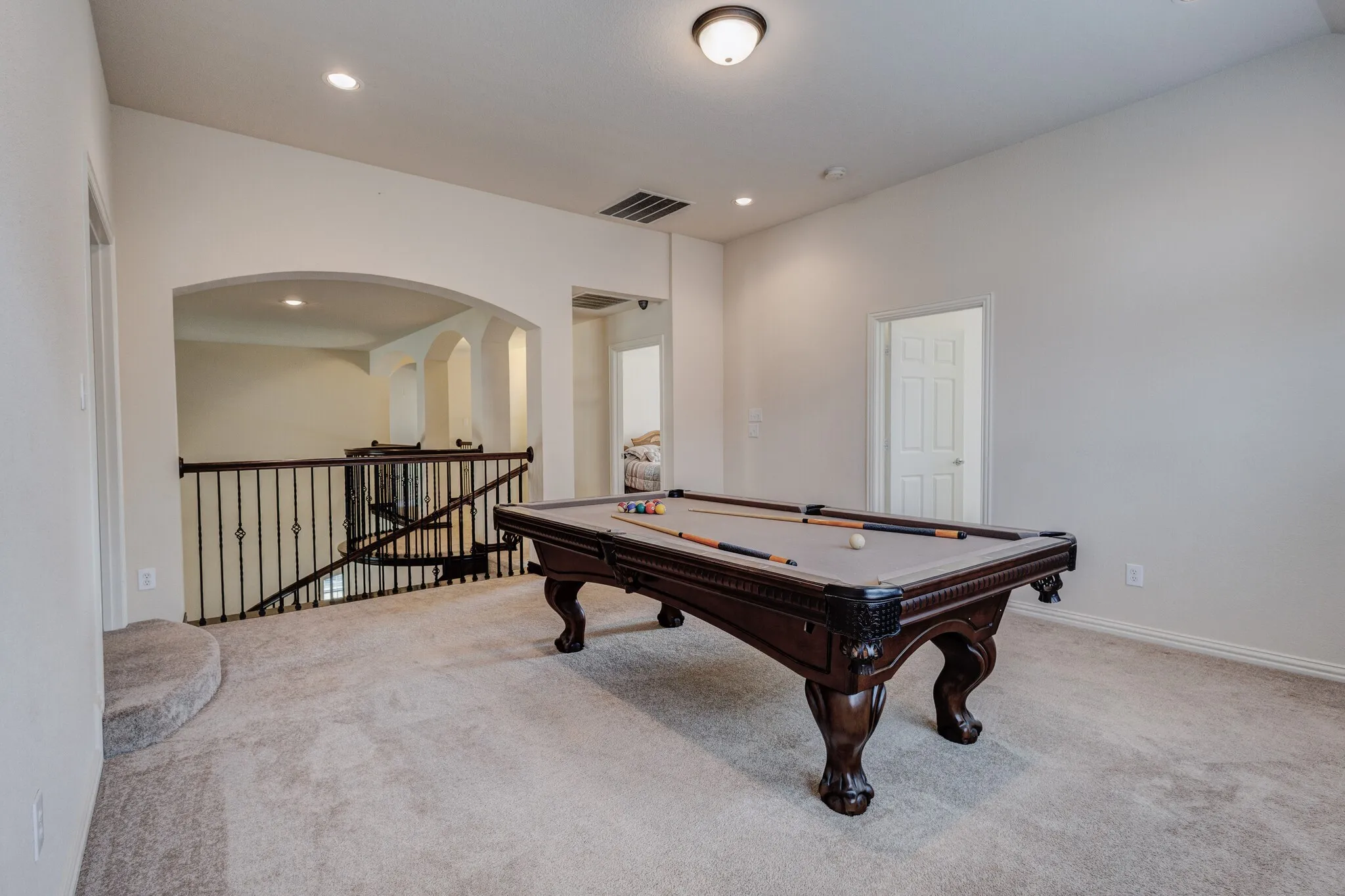 Single Family Residence For Sale in Denton County , 13921 Sparrow Hill Drive, Little Elm, Texas 75068, 5 Bedroom, 4 Bathroom, 3 Garage spaces, 3,722 Sqft, built in 2013, mls#21356712, Real Estate Agent in Little Elm, Homes For Sale in Denton county, Homes For Sale in Little Elm, Realtor in Little Elm Texas, Real Estate Brokerage Independent Realty Texas, Luminita Cordes Realtor