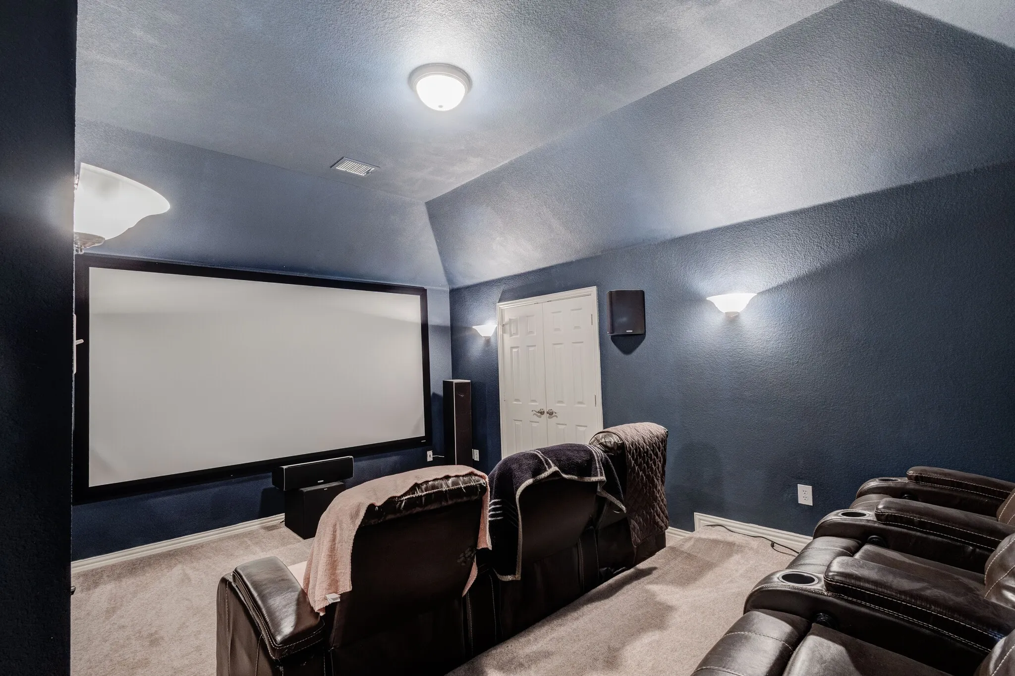Single Family Residence For Sale in Denton County , 13921 Sparrow Hill Drive, Little Elm, Texas 75068, 5 Bedroom, 4 Bathroom, 3 Garage spaces, 3,722 Sqft, built in 2013, mls#21356712, Real Estate Agent in Little Elm, Homes For Sale in Denton county, Homes For Sale in Little Elm, Realtor in Little Elm Texas, Real Estate Brokerage Independent Realty Texas, Luminita Cordes Realtor
