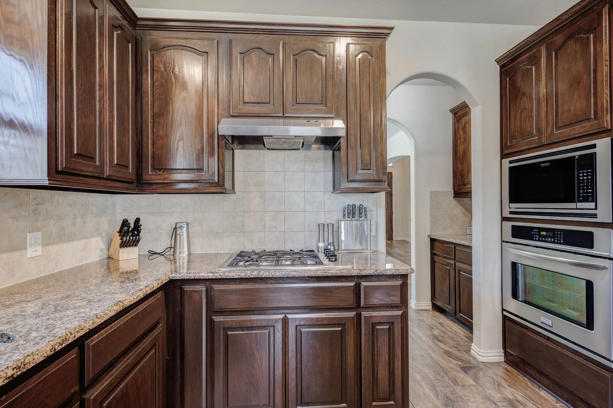 Single Family Residence For Sale in Denton County , 13921 Sparrow Hill Drive, Little Elm, Texas 75068, 5 Bedroom, 4 Bathroom, 3 Garage spaces, 3,722 Sqft, built in 2013, mls#21356712, Real Estate Agent in Little Elm, Homes For Sale in Denton county, Homes For Sale in Little Elm, Realtor in Little Elm Texas, Real Estate Brokerage Independent Realty Texas, Luminita Cordes Realtor