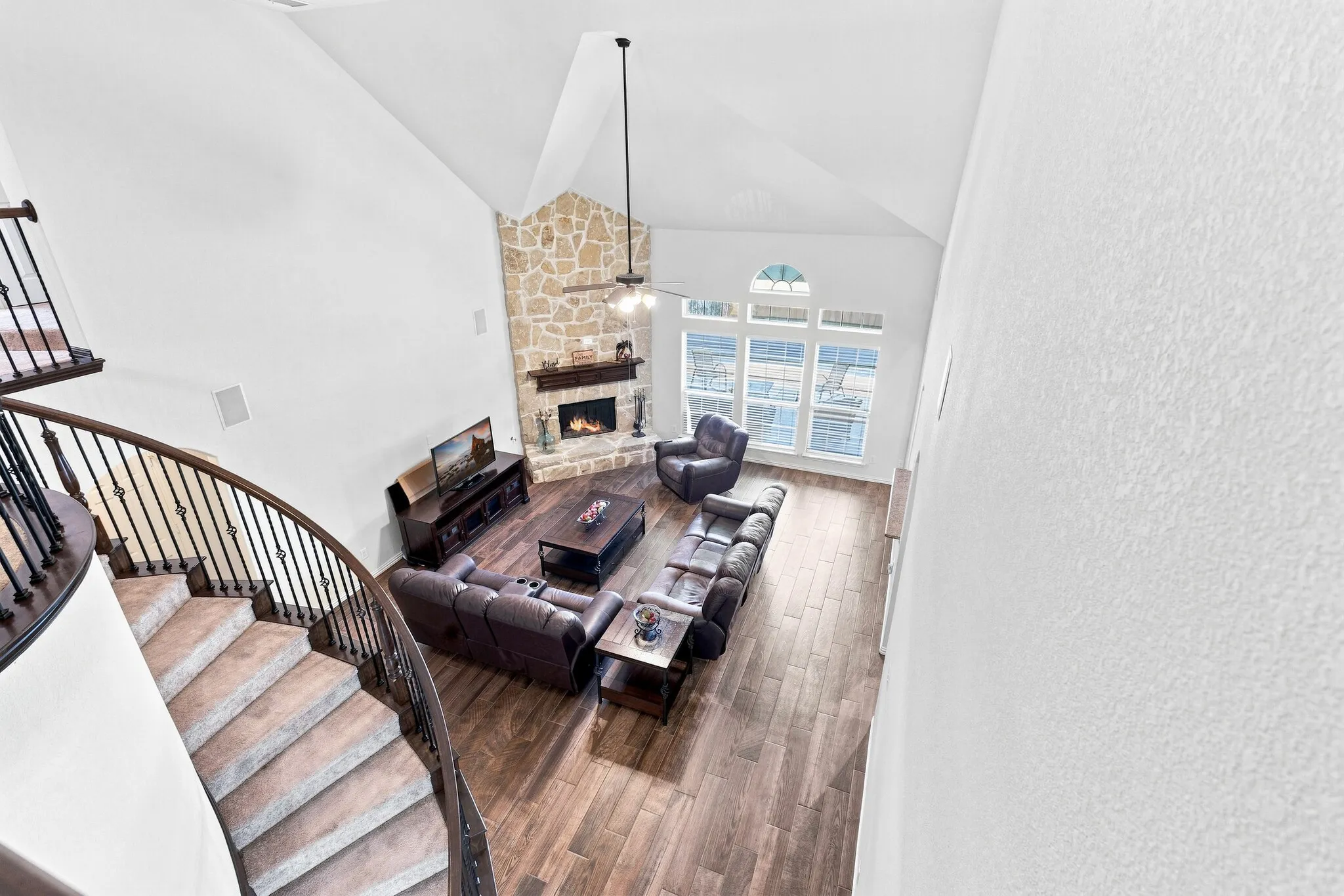 Single Family Residence For Sale in Denton County , 13921 Sparrow Hill Drive, Little Elm, Texas 75068, 5 Bedroom, 4 Bathroom, 3 Garage spaces, 3,722 Sqft, built in 2013, mls#21356712, Real Estate Agent in Little Elm, Homes For Sale in Denton county, Homes For Sale in Little Elm, Realtor in Little Elm Texas, Real Estate Brokerage Independent Realty Texas, Luminita Cordes Realtor