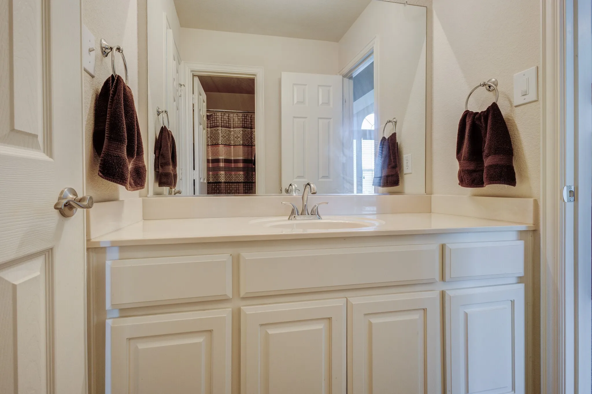 Single Family Residence For Sale in Denton County , 13921 Sparrow Hill Drive, Little Elm, Texas 75068, 5 Bedroom, 4 Bathroom, 3 Garage spaces, 3,722 Sqft, built in 2013, mls#21356712, Real Estate Agent in Little Elm, Homes For Sale in Denton county, Homes For Sale in Little Elm, Realtor in Little Elm Texas, Real Estate Brokerage Independent Realty Texas, Luminita Cordes Realtor