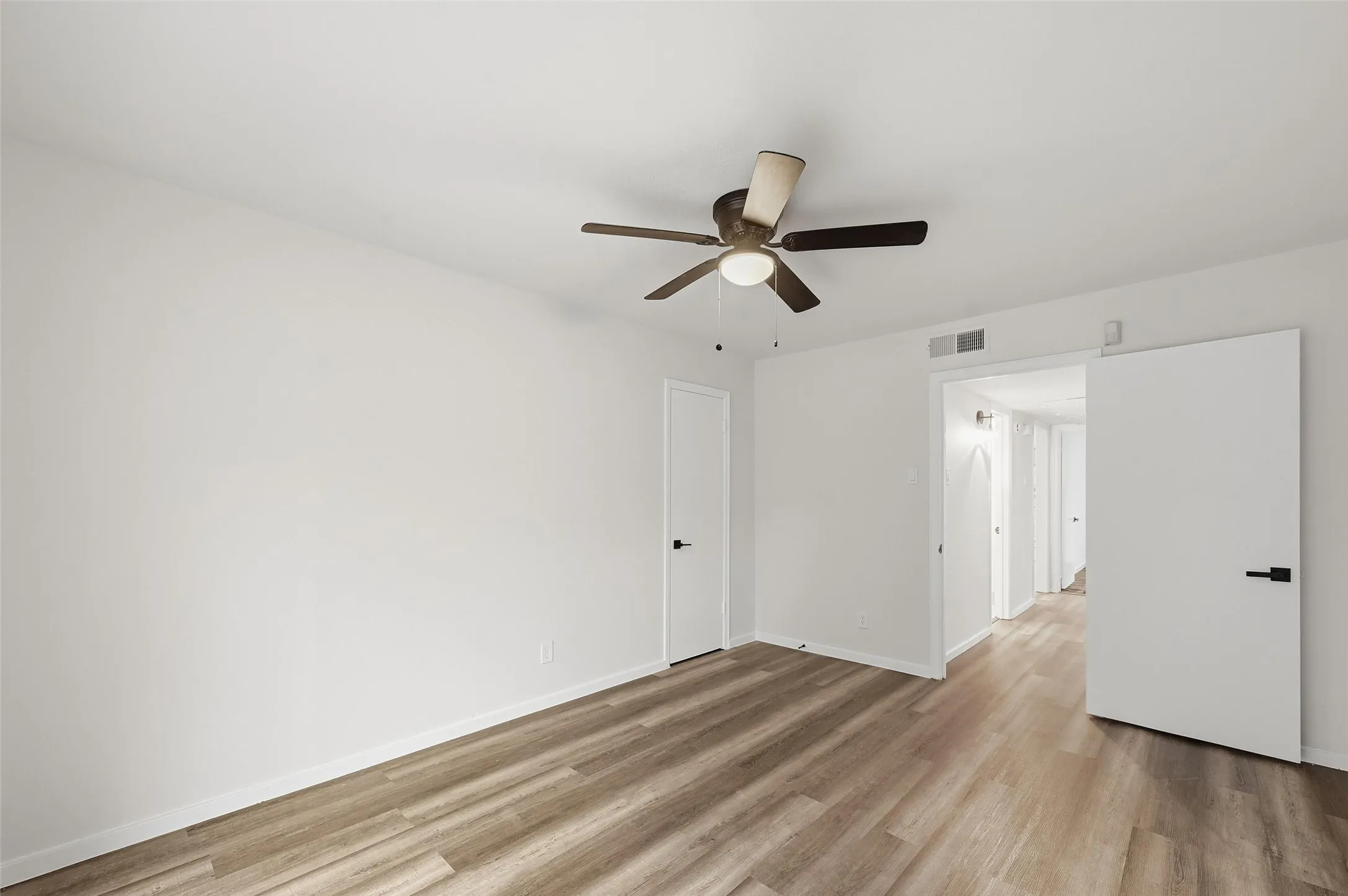 Condominium For Rent in Dallas County , 11410 Park Central Place C, Dallas, Texas 75230, 3 Bedroom, 2 Bathroom, Garage spaces, 1,318 Sqft, built in 1961, mls#21357745, Real Estate Agent in Dallas, Homes For Rent in Dallas county, Homes For Rent in Dallas, Realtor in Dallas Texas, Real Estate Brokerage Independent Realty Texas, Luminita Cordes Realtor