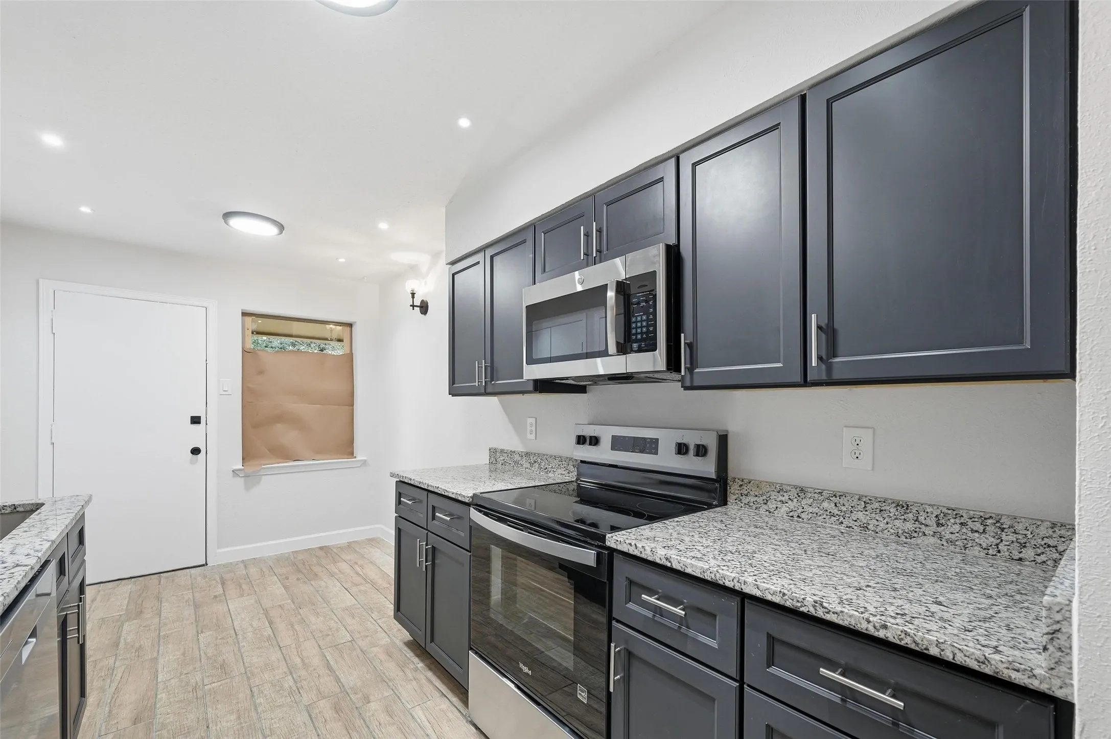 Condominium For Rent in Dallas County , 11410 Park Central Place C, Dallas, Texas 75230, 3 Bedroom, 2 Bathroom, Garage spaces, 1,318 Sqft, built in 1961, mls#21357745, Real Estate Agent in Dallas, Homes For Rent in Dallas county, Homes For Rent in Dallas, Realtor in Dallas Texas, Real Estate Brokerage Independent Realty Texas, Luminita Cordes Realtor