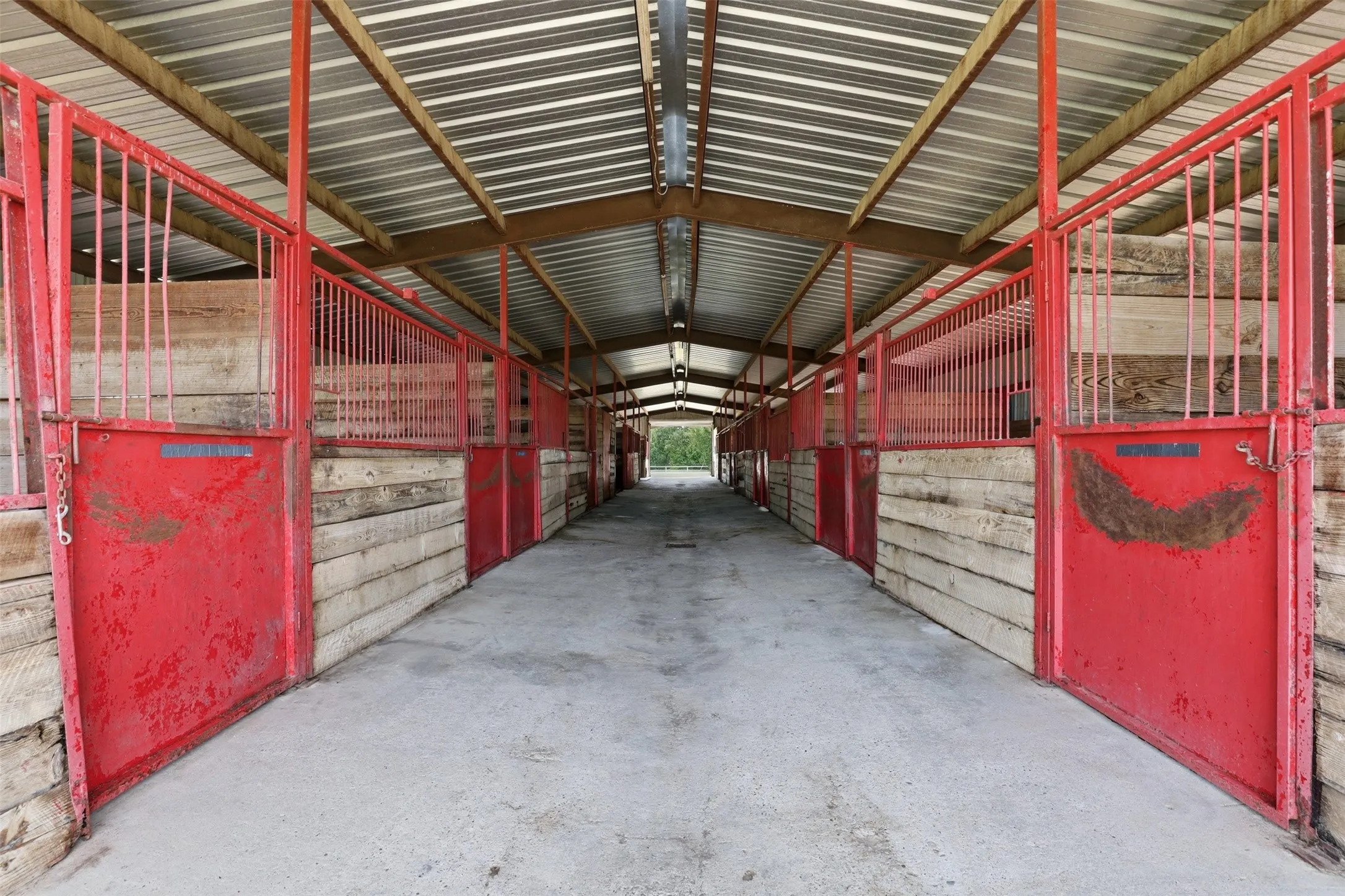 Ranch For Sale in Hood County , 2480 Bob White Drive, Granbury, Texas 76049, 0, 0, Garage spaces, 0 Sqft, built in 1989, mls#21356779, Real Estate Agent in Granbury, Homes For Sale in Hood county, Homes For Sale in Granbury, Realtor in Granbury Texas, Real Estate Brokerage Independent Realty Texas, Luminita Cordes Realtor
