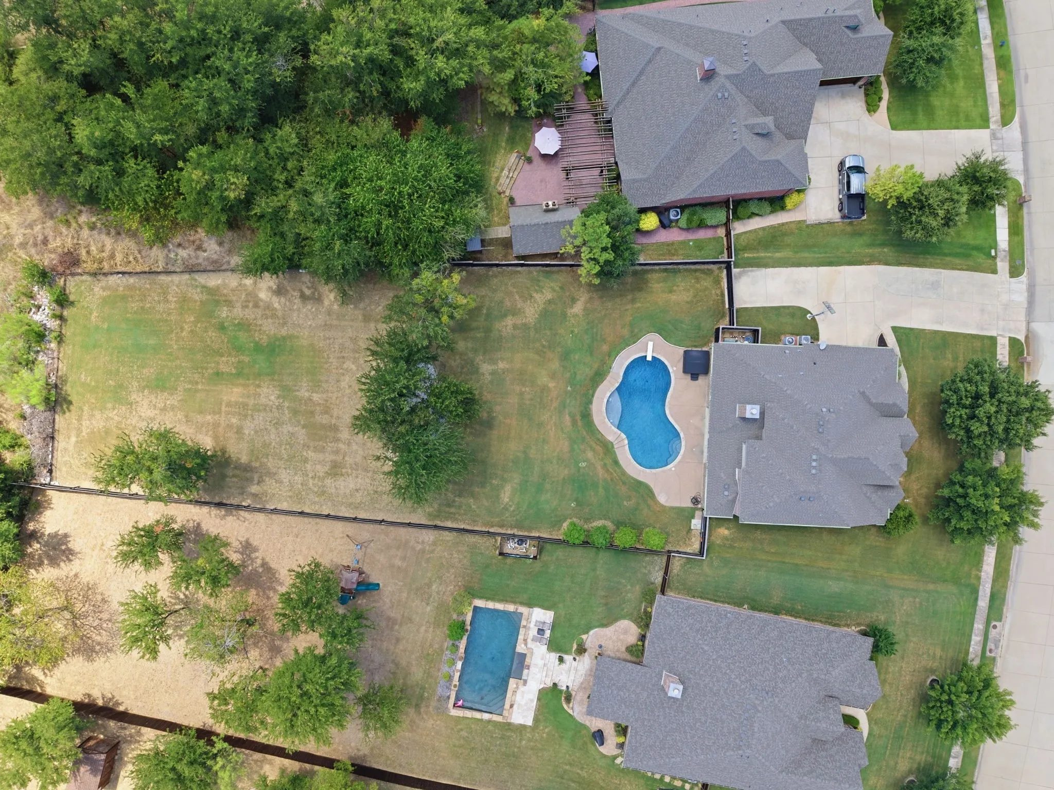 Single Family Residence For Sale in Johnson County , 317 Landview Drive, Burleson, Texas 76028, 4 Bedroom, 3 Bathroom, 2 Garage spaces, 2,840 Sqft, built in 2014, mls#21344329, Real Estate Agent in Burleson, Homes For Sale in Johnson county, Homes For Sale in Burleson, Realtor in Burleson Texas, Real Estate Brokerage Independent Realty Texas, Luminita Cordes Realtor