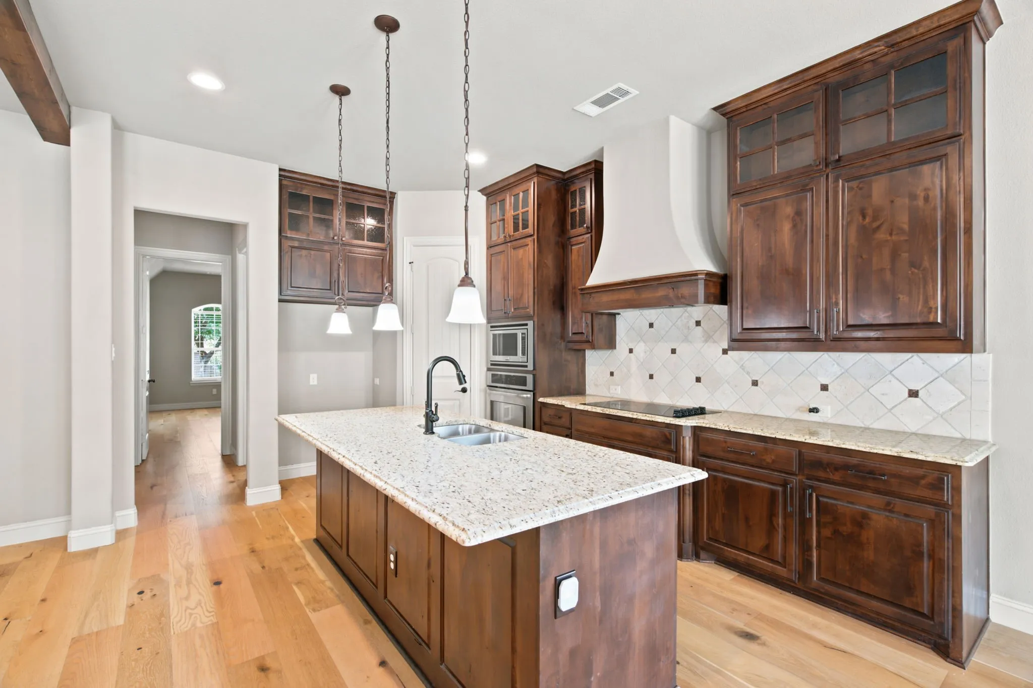 Single Family Residence For Sale in Johnson County , 317 Landview Drive, Burleson, Texas 76028, 4 Bedroom, 3 Bathroom, 2 Garage spaces, 2,840 Sqft, built in 2014, mls#21344329, Real Estate Agent in Burleson, Homes For Sale in Johnson county, Homes For Sale in Burleson, Realtor in Burleson Texas, Real Estate Brokerage Independent Realty Texas, Luminita Cordes Realtor