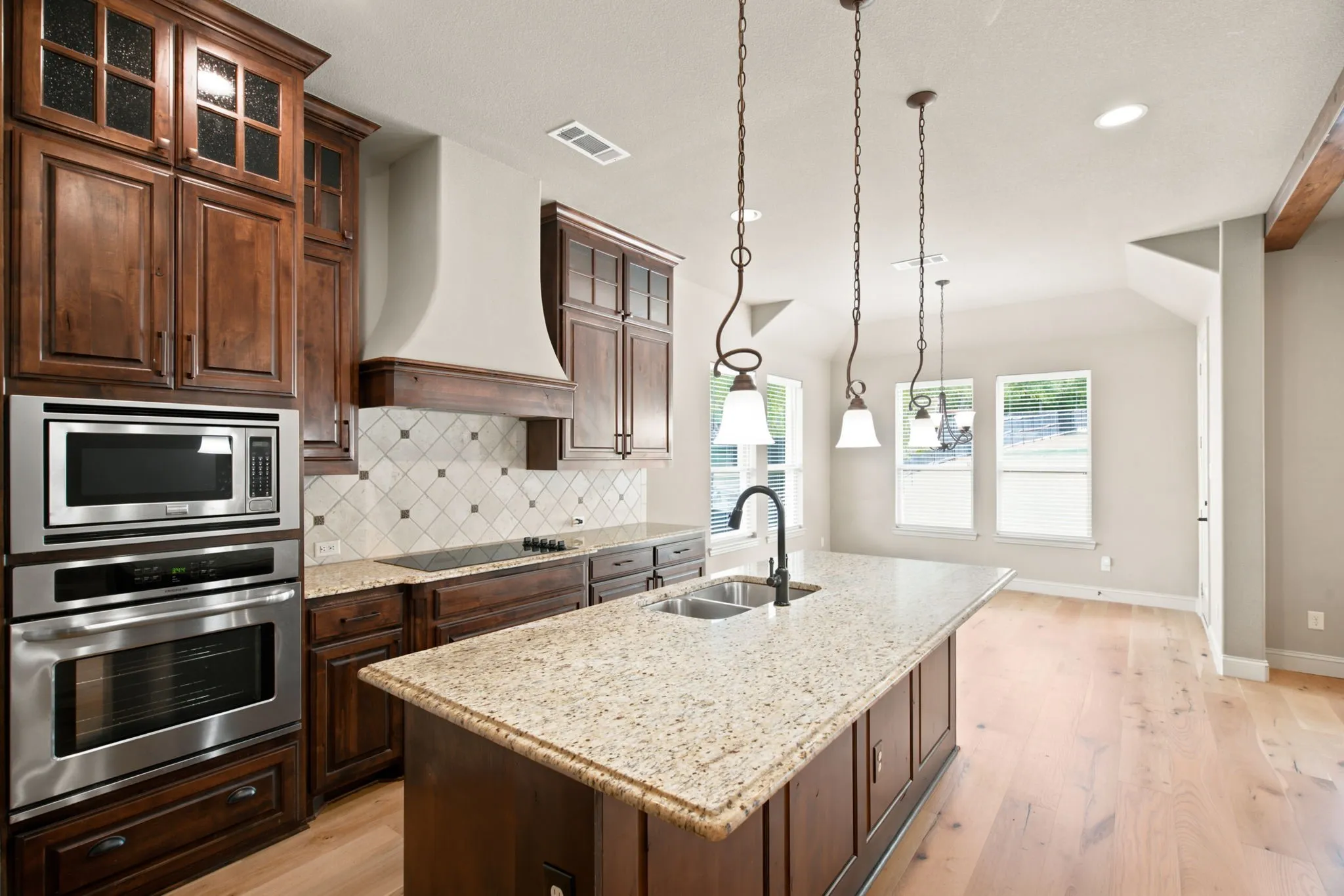 Single Family Residence For Sale in Johnson County , 317 Landview Drive, Burleson, Texas 76028, 4 Bedroom, 3 Bathroom, 2 Garage spaces, 2,840 Sqft, built in 2014, mls#21344329, Real Estate Agent in Burleson, Homes For Sale in Johnson county, Homes For Sale in Burleson, Realtor in Burleson Texas, Real Estate Brokerage Independent Realty Texas, Luminita Cordes Realtor