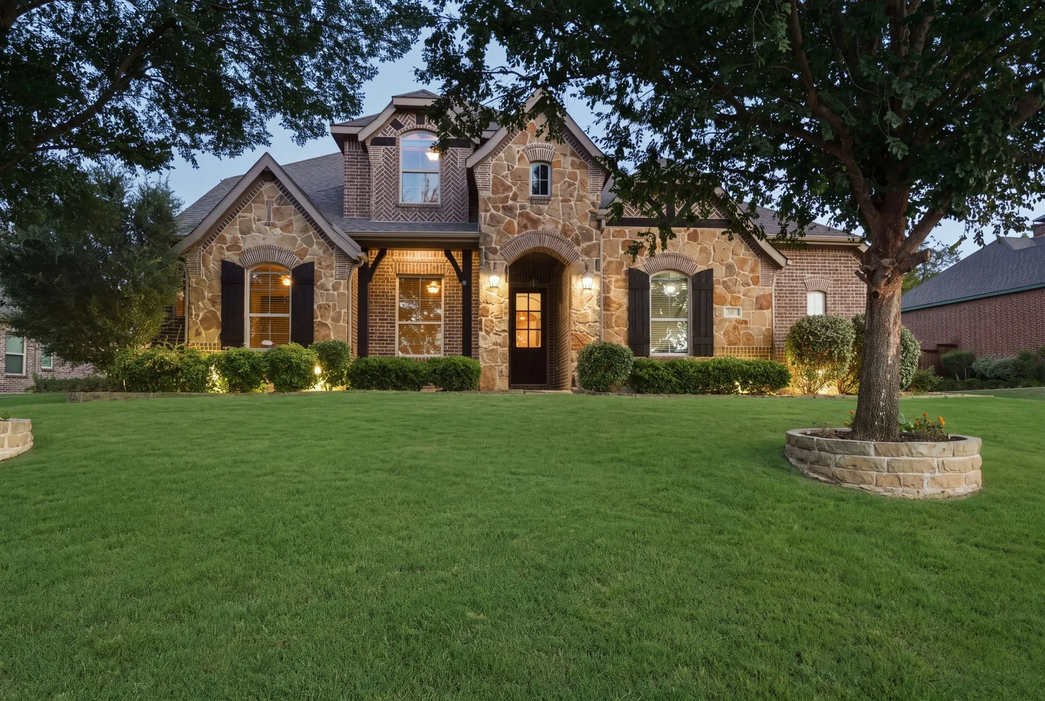 Single Family Residence For Sale in Johnson County , 317 Landview Drive, Burleson, Texas 76028, 4 Bedroom, 3 Bathroom, 2 Garage spaces, 2,840 Sqft, built in 2014, mls#21344329, Real Estate Agent in Burleson, Homes For Sale in Johnson county, Homes For Sale in Burleson, Realtor in Burleson Texas, Real Estate Brokerage Independent Realty Texas, Luminita Cordes Realtor