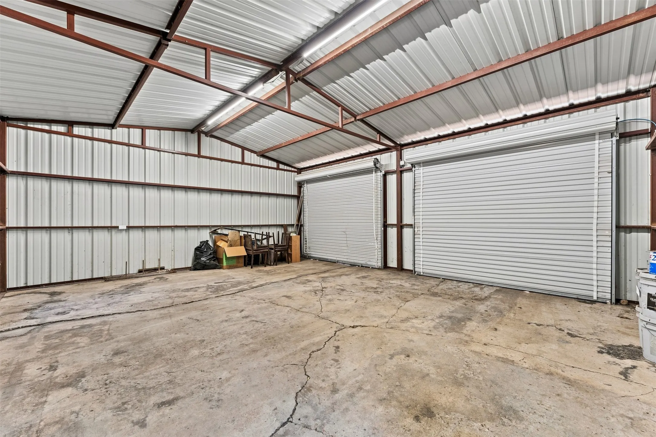 Single Family Residence For Sale in Falls County , 400 Capps Street, Marlin, Texas 76661, 3 Bedroom, 2 Bathroom, 2 Garage spaces, 3,136 Sqft, built in 1906, mls#21357409, Real Estate Agent in Marlin, Homes For Sale in Falls county, Homes For Sale in Marlin, Realtor in Marlin Texas, Real Estate Brokerage Independent Realty Texas, Luminita Cordes Realtor