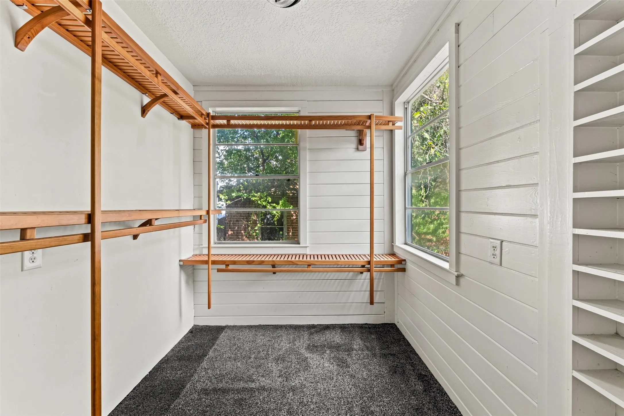 Single Family Residence For Sale in Falls County , 400 Capps Street, Marlin, Texas 76661, 3 Bedroom, 2 Bathroom, 2 Garage spaces, 3,136 Sqft, built in 1906, mls#21357409, Real Estate Agent in Marlin, Homes For Sale in Falls county, Homes For Sale in Marlin, Realtor in Marlin Texas, Real Estate Brokerage Independent Realty Texas, Luminita Cordes Realtor