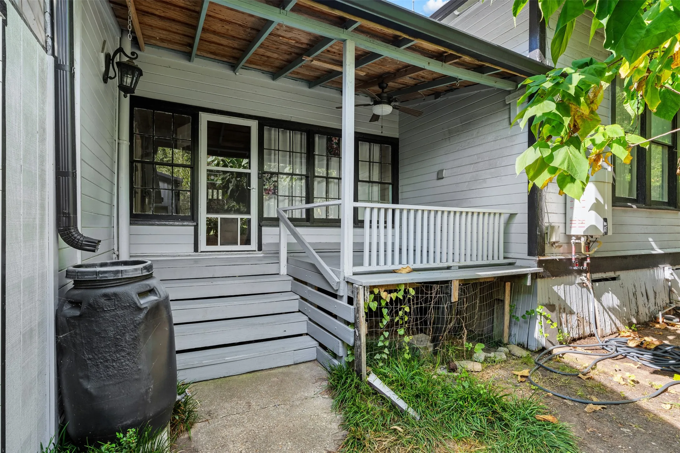 Single Family Residence For Sale in Falls County , 400 Capps Street, Marlin, Texas 76661, 3 Bedroom, 2 Bathroom, 2 Garage spaces, 3,136 Sqft, built in 1906, mls#21357409, Real Estate Agent in Marlin, Homes For Sale in Falls county, Homes For Sale in Marlin, Realtor in Marlin Texas, Real Estate Brokerage Independent Realty Texas, Luminita Cordes Realtor
