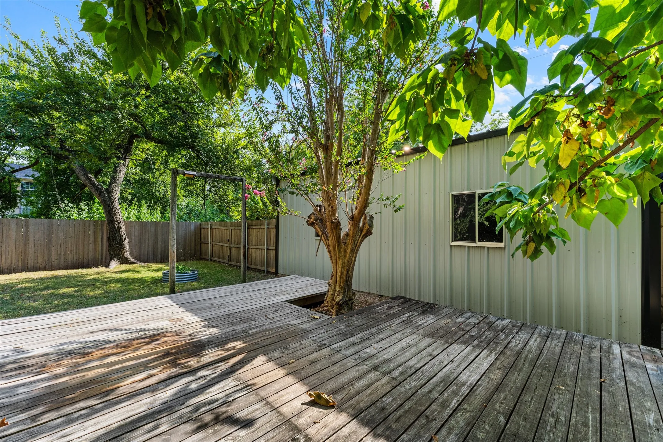 Single Family Residence For Sale in Falls County , 400 Capps Street, Marlin, Texas 76661, 3 Bedroom, 2 Bathroom, 2 Garage spaces, 3,136 Sqft, built in 1906, mls#21357409, Real Estate Agent in Marlin, Homes For Sale in Falls county, Homes For Sale in Marlin, Realtor in Marlin Texas, Real Estate Brokerage Independent Realty Texas, Luminita Cordes Realtor