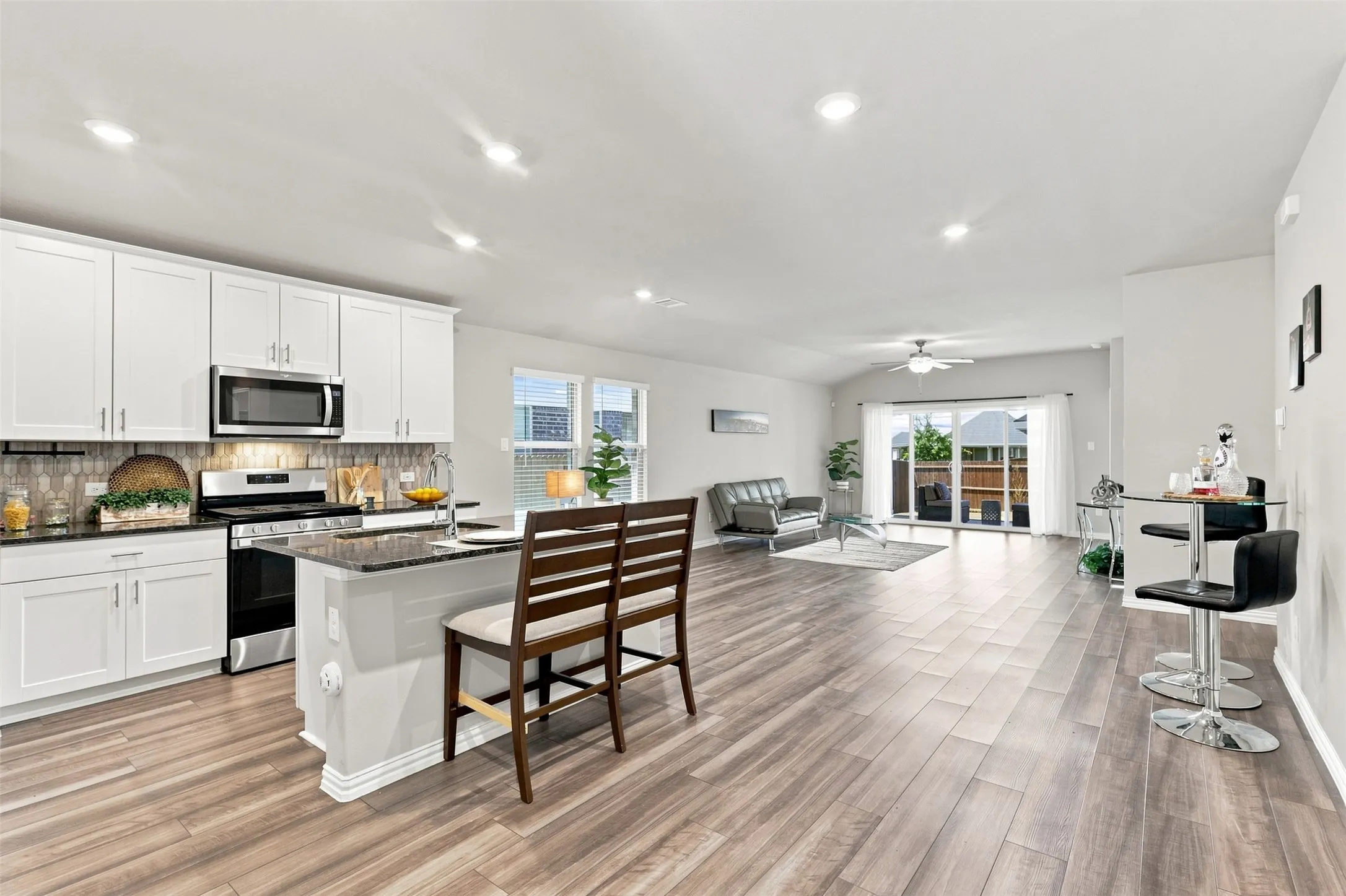 Single Family Residence For Sale in Tarrant County , 2848 Fox Trail Lane, Fort Worth, Texas 76108, 3 Bedroom, 2 Bathroom, 2 Garage spaces, 1,817 Sqft, built in 2022, mls#21356931, Real Estate Agent in Fort Worth, Homes For Sale in Tarrant county, Homes For Sale in Fort Worth, Realtor in Fort Worth Texas, Real Estate Brokerage Independent Realty Texas, Luminita Cordes Realtor