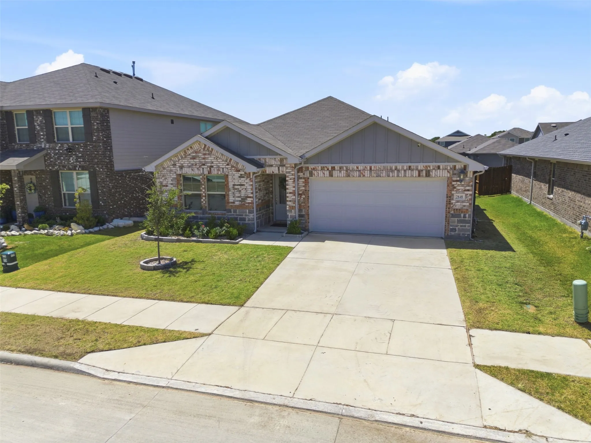 Single Family Residence For Sale in Tarrant County , 2848 Fox Trail Lane, Fort Worth, Texas 76108, 3 Bedroom, 2 Bathroom, 2 Garage spaces, 1,817 Sqft, built in 2022, mls#21356931, Real Estate Agent in Fort Worth, Homes For Sale in Tarrant county, Homes For Sale in Fort Worth, Realtor in Fort Worth Texas, Real Estate Brokerage Independent Realty Texas, Luminita Cordes Realtor