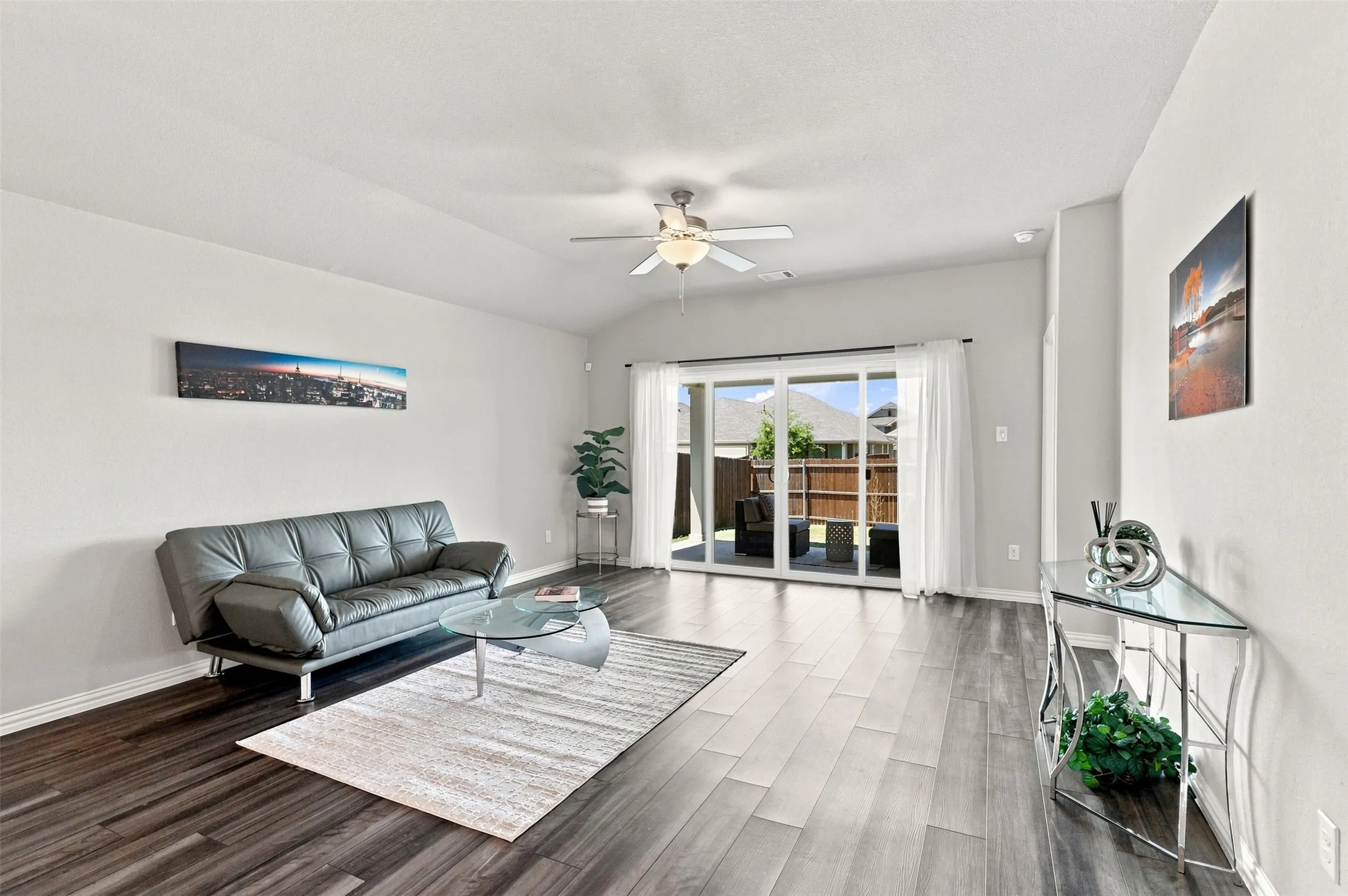Single Family Residence For Sale in Tarrant County , 2848 Fox Trail Lane, Fort Worth, Texas 76108, 3 Bedroom, 2 Bathroom, 2 Garage spaces, 1,817 Sqft, built in 2022, mls#21356931, Real Estate Agent in Fort Worth, Homes For Sale in Tarrant county, Homes For Sale in Fort Worth, Realtor in Fort Worth Texas, Real Estate Brokerage Independent Realty Texas, Luminita Cordes Realtor