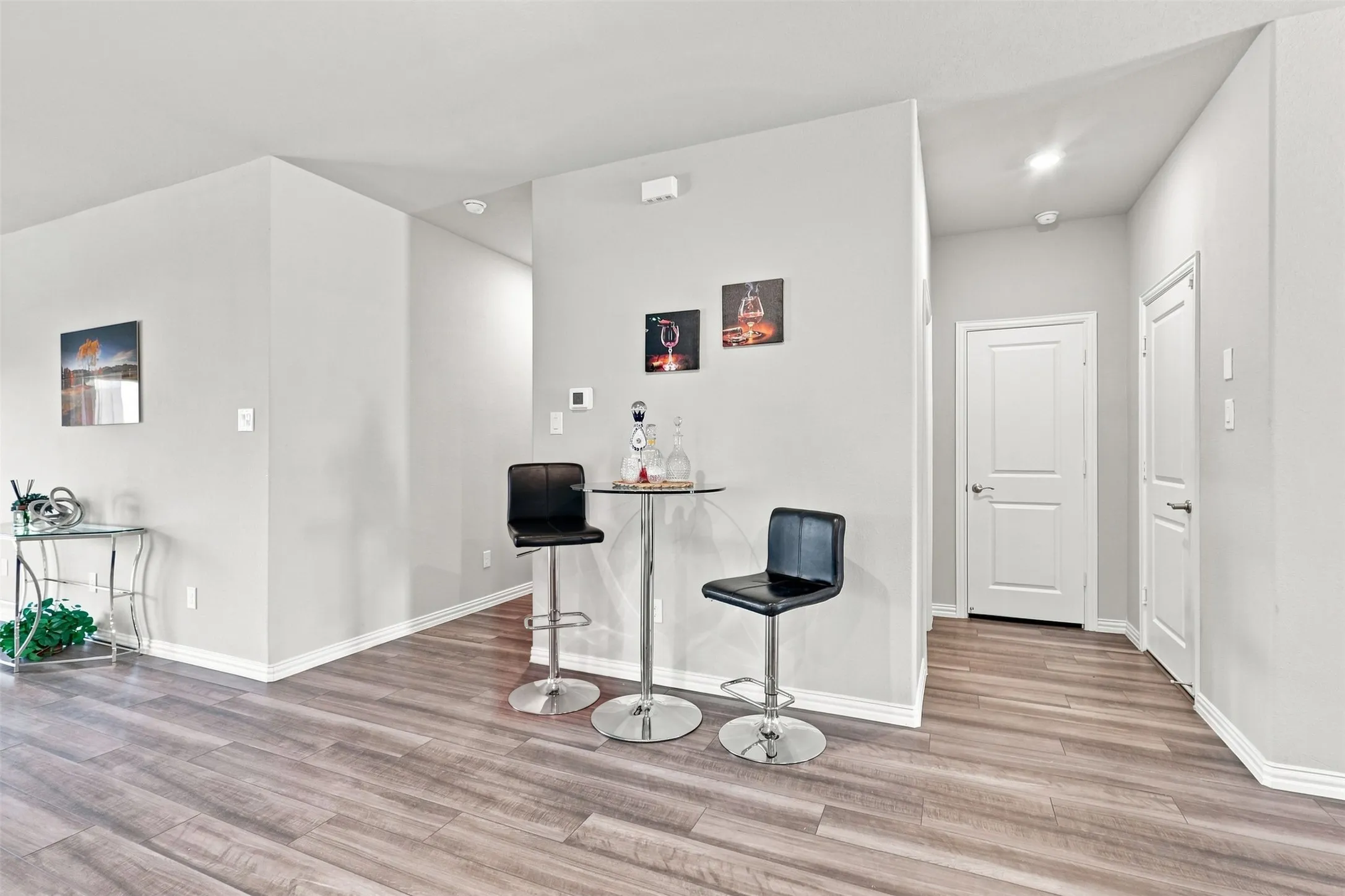 Single Family Residence For Sale in Tarrant County , 2848 Fox Trail Lane, Fort Worth, Texas 76108, 3 Bedroom, 2 Bathroom, 2 Garage spaces, 1,817 Sqft, built in 2022, mls#21356931, Real Estate Agent in Fort Worth, Homes For Sale in Tarrant county, Homes For Sale in Fort Worth, Realtor in Fort Worth Texas, Real Estate Brokerage Independent Realty Texas, Luminita Cordes Realtor