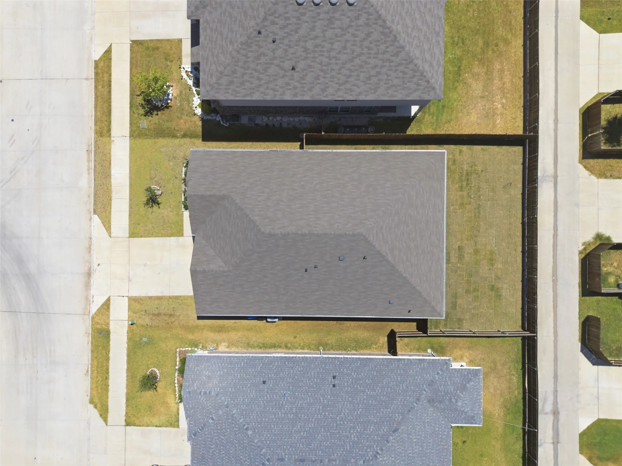 Single Family Residence For Sale in Tarrant County , 2848 Fox Trail Lane, Fort Worth, Texas 76108, 3 Bedroom, 2 Bathroom, 2 Garage spaces, 1,817 Sqft, built in 2022, mls#21356931, Real Estate Agent in Fort Worth, Homes For Sale in Tarrant county, Homes For Sale in Fort Worth, Realtor in Fort Worth Texas, Real Estate Brokerage Independent Realty Texas, Luminita Cordes Realtor