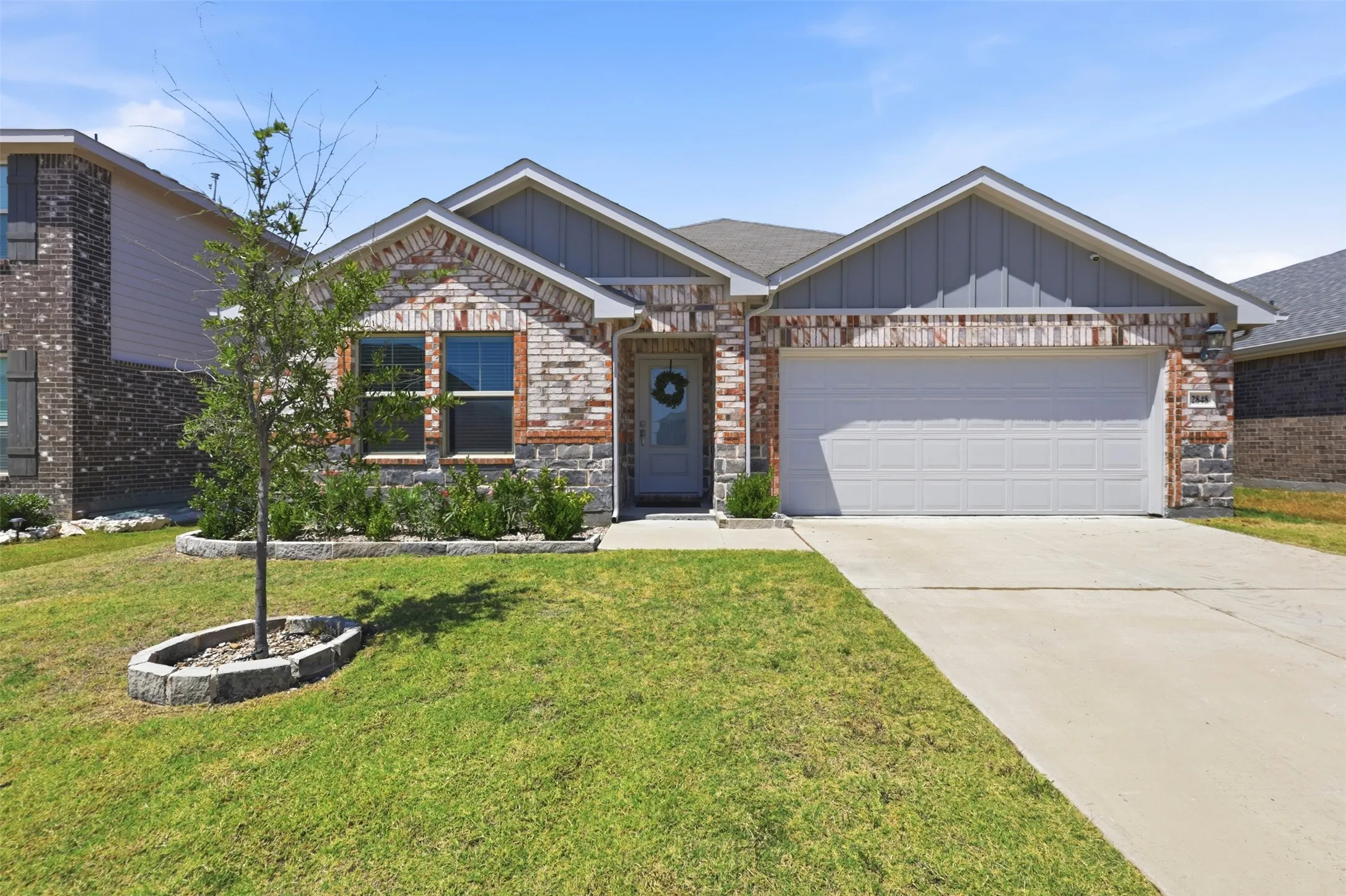 Single Family Residence For Sale in Tarrant County , 2848 Fox Trail Lane, Fort Worth, Texas 76108, 3 Bedroom, 2 Bathroom, 2 Garage spaces, 1,817 Sqft, built in 2022, mls#21356931, Real Estate Agent in Fort Worth, Homes For Sale in Tarrant county, Homes For Sale in Fort Worth, Realtor in Fort Worth Texas, Real Estate Brokerage Independent Realty Texas, Luminita Cordes Realtor