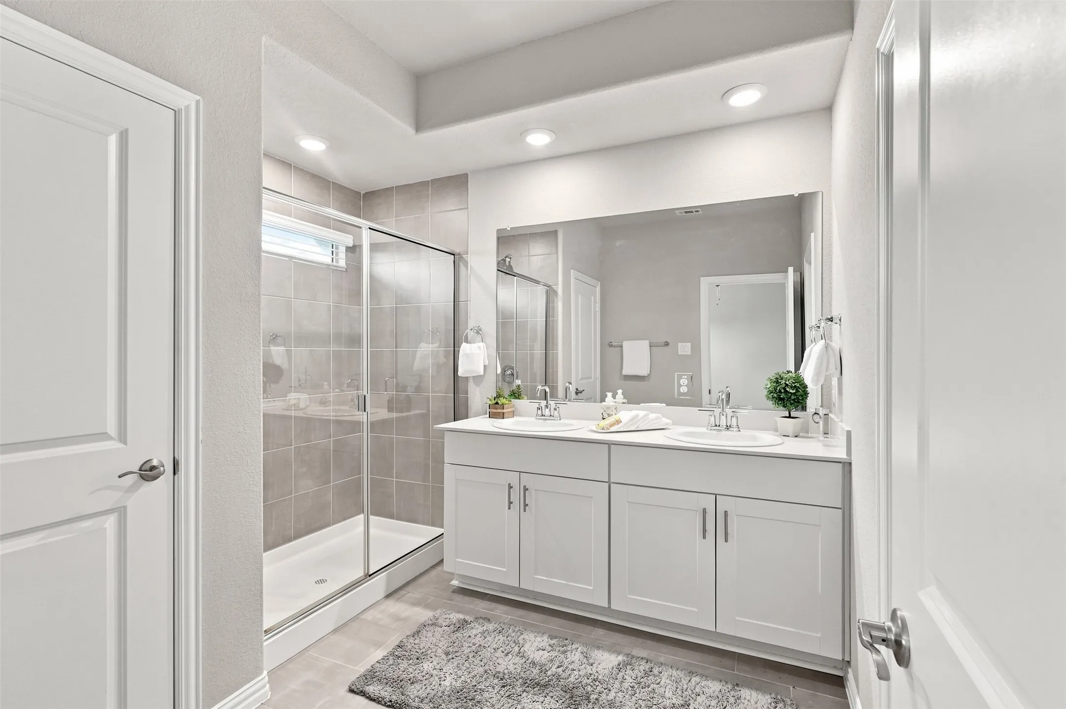 Single Family Residence For Sale in Tarrant County , 2848 Fox Trail Lane, Fort Worth, Texas 76108, 3 Bedroom, 2 Bathroom, 2 Garage spaces, 1,817 Sqft, built in 2022, mls#21356931, Real Estate Agent in Fort Worth, Homes For Sale in Tarrant county, Homes For Sale in Fort Worth, Realtor in Fort Worth Texas, Real Estate Brokerage Independent Realty Texas, Luminita Cordes Realtor