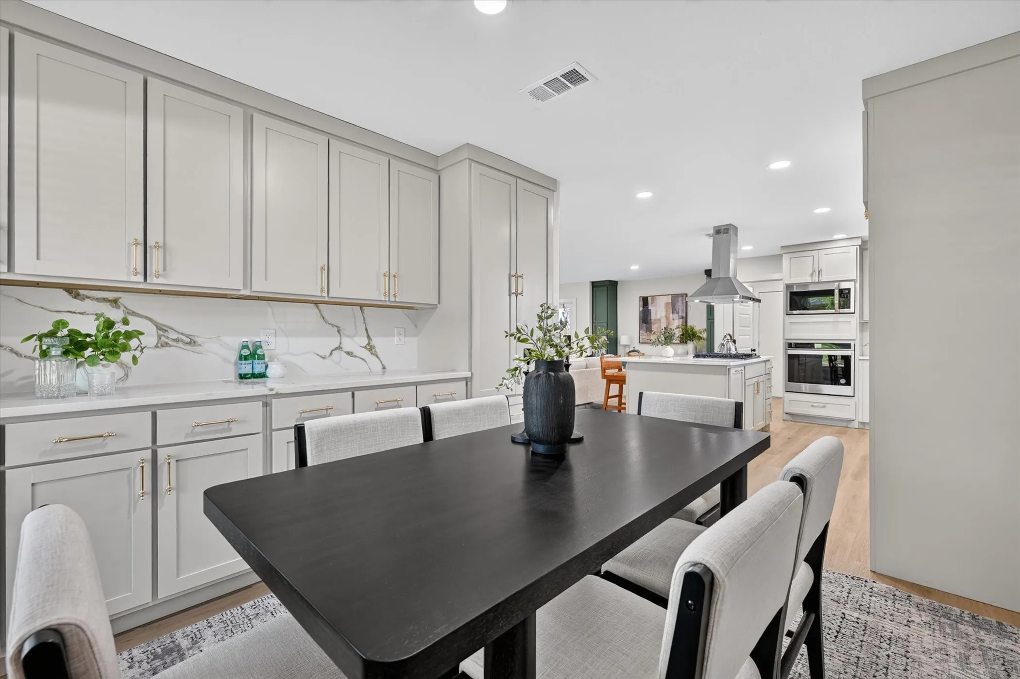 Single Family Residence For Sale in Collin County , 2608 Northcrest Drive, Plano, Texas 75075, 4 Bedroom, 2 Bathroom, 2 Garage spaces, 2,204 Sqft, built in 1970, mls#21357642, Real Estate Agent in Plano, Homes For Sale in Collin county, Homes For Sale in Plano, Realtor in Plano Texas, Real Estate Brokerage Independent Realty Texas, Luminita Cordes Realtor