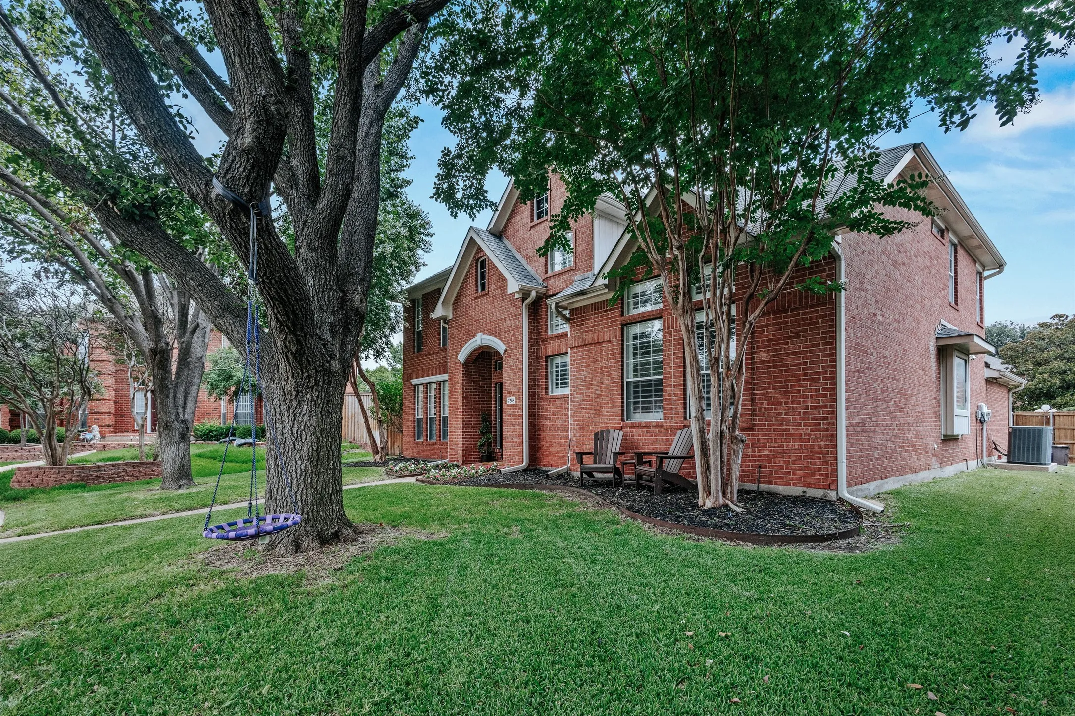 Single Family Residence For Sale in Collin County , 7308 Penny Place, Plano, Texas 75024, 4 Bedroom, 3 Bathroom, 2 Garage spaces, 2,390 Sqft, built in 1994, mls#21357578, Real Estate Agent in Plano, Homes For Sale in Collin county, Homes For Sale in Plano, Realtor in Plano Texas, Real Estate Brokerage Independent Realty Texas, Luminita Cordes Realtor