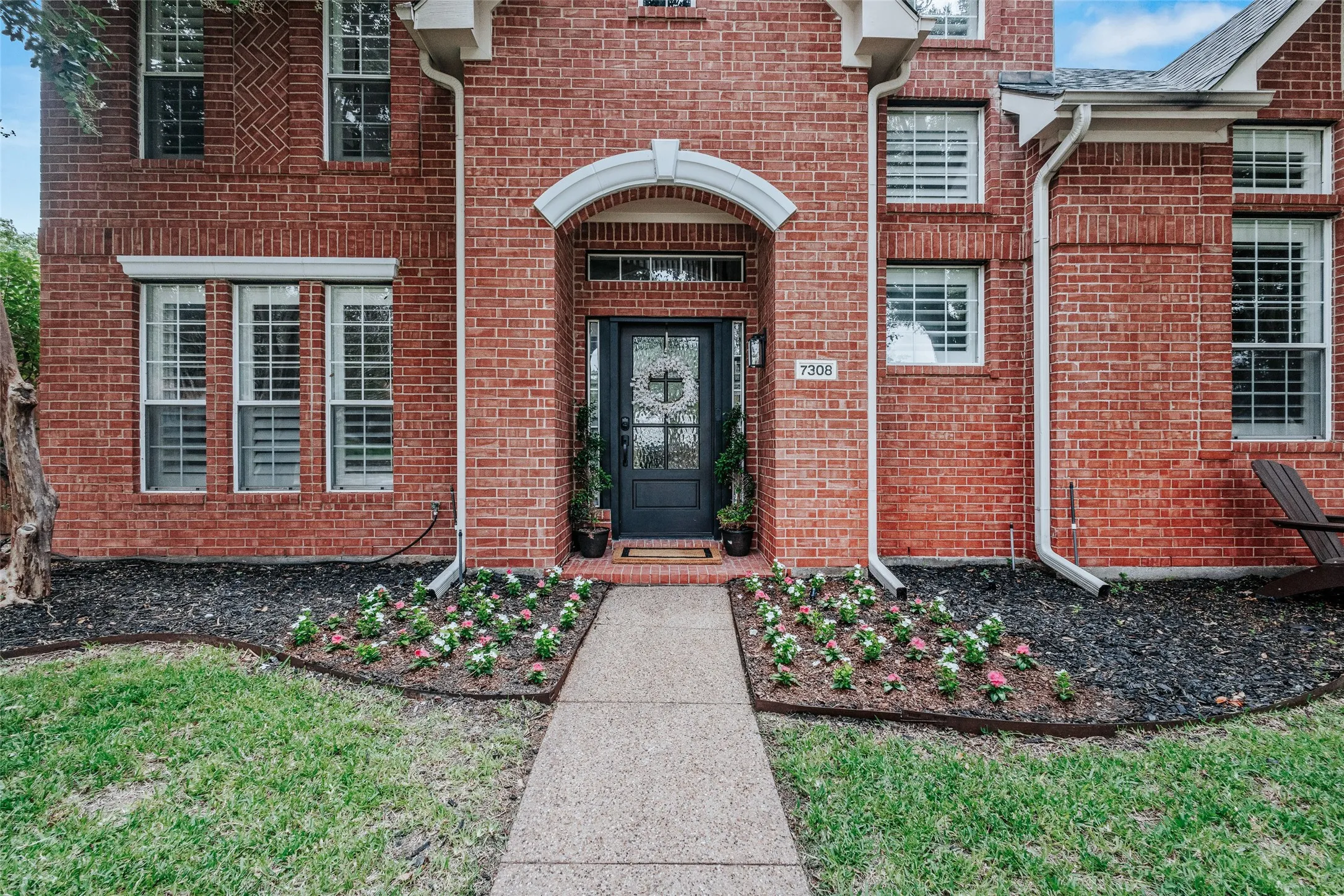 Single Family Residence For Sale in Collin County , 7308 Penny Place, Plano, Texas 75024, 4 Bedroom, 3 Bathroom, 2 Garage spaces, 2,390 Sqft, built in 1994, mls#21357578, Real Estate Agent in Plano, Homes For Sale in Collin county, Homes For Sale in Plano, Realtor in Plano Texas, Real Estate Brokerage Independent Realty Texas, Luminita Cordes Realtor