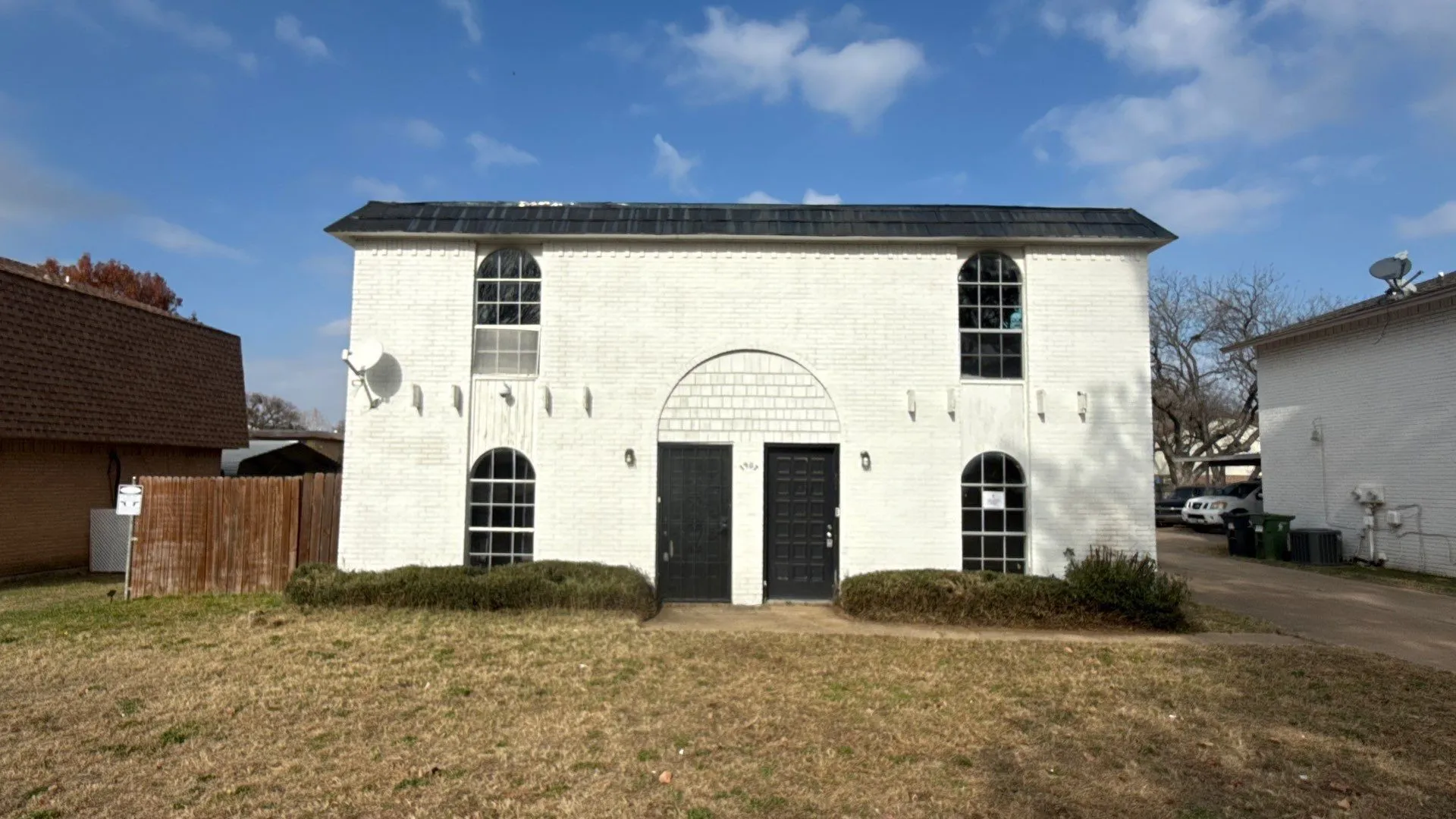 Duplex For Sale in Tarrant County , 1907 Nolen Court, Arlington, Texas 76012, 4 Bedroom, 4 Bathroom, Garage spaces, 0 Sqft, built in 1971, Price $279,900, mls#21357072, Real Estate Agent in Arlington, Homes For Sale in Tarrant county, Homes For Sale in Arlington, Realtor in Arlington Texas, Real Estate Brokerage Independent Realty Texas, Luminita Cordes Realtor