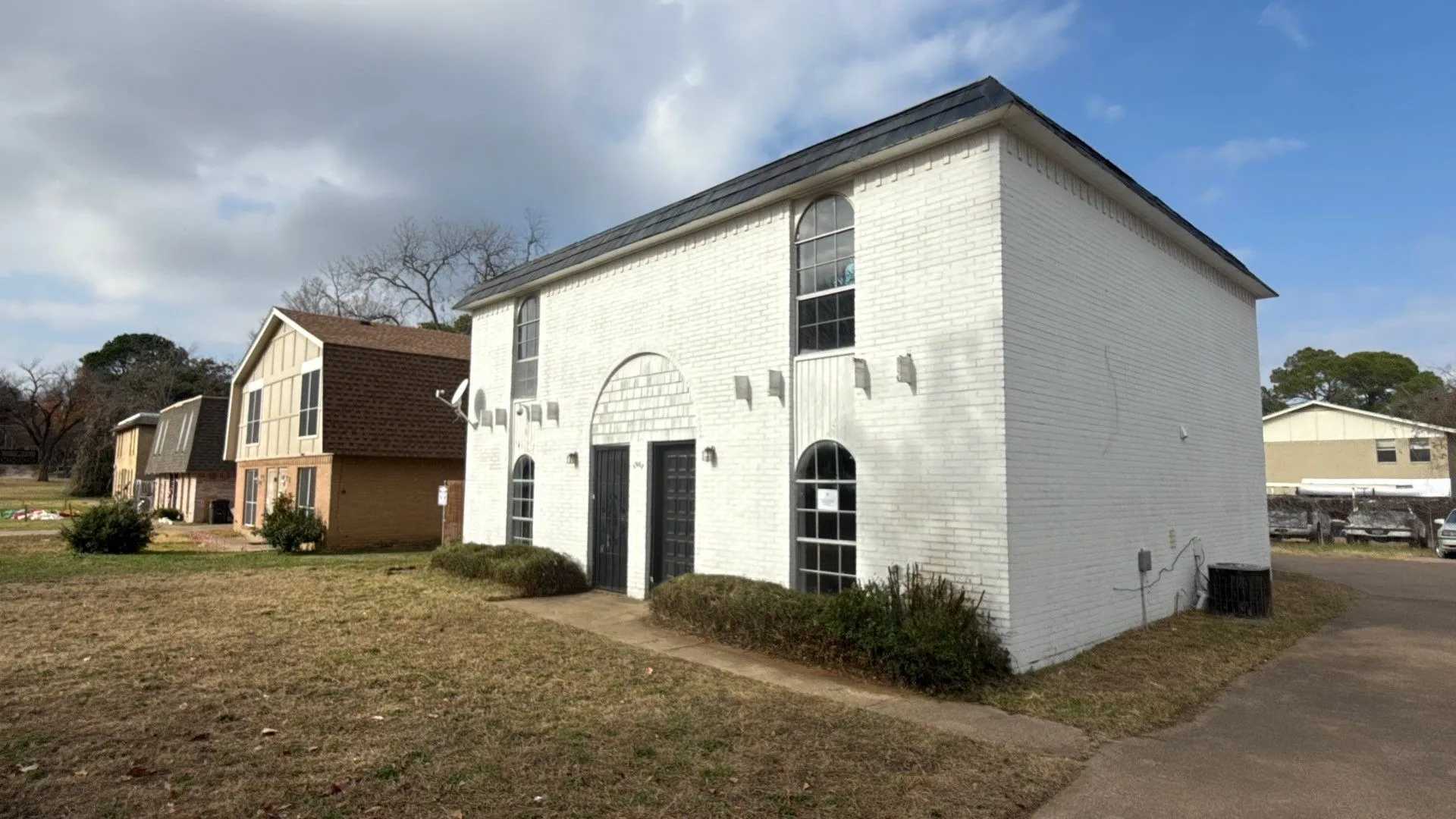 Duplex For Sale in Tarrant County , 1907 Nolen Court, Arlington, Texas 76012, 4 Bedroom, 4 Bathroom, Garage spaces, 0 Sqft, built in 1971, Price $279,900, mls#21357072, Real Estate Agent in Arlington, Homes For Sale in Tarrant county, Homes For Sale in Arlington, Realtor in Arlington Texas, Real Estate Brokerage Independent Realty Texas, Luminita Cordes Realtor