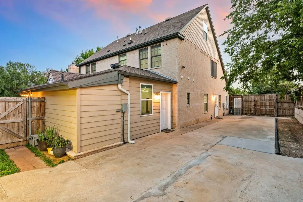 Single Family Residence For Sale in Tarrant County , 5132 Pearl Drive, North Richland Hills, Texas 76180, 6 Bedroom, 5 Bathroom, 3 Garage spaces, 3,230 Sqft, built in 2009, mls#21357477, Real Estate Agent in North Richland Hills, Homes For Sale in Tarrant county, Homes For Sale in North Richland Hills, Realtor in North Richland Hills Texas, Real Estate Brokerage Independent Realty Texas, Luminita Cordes Realtor